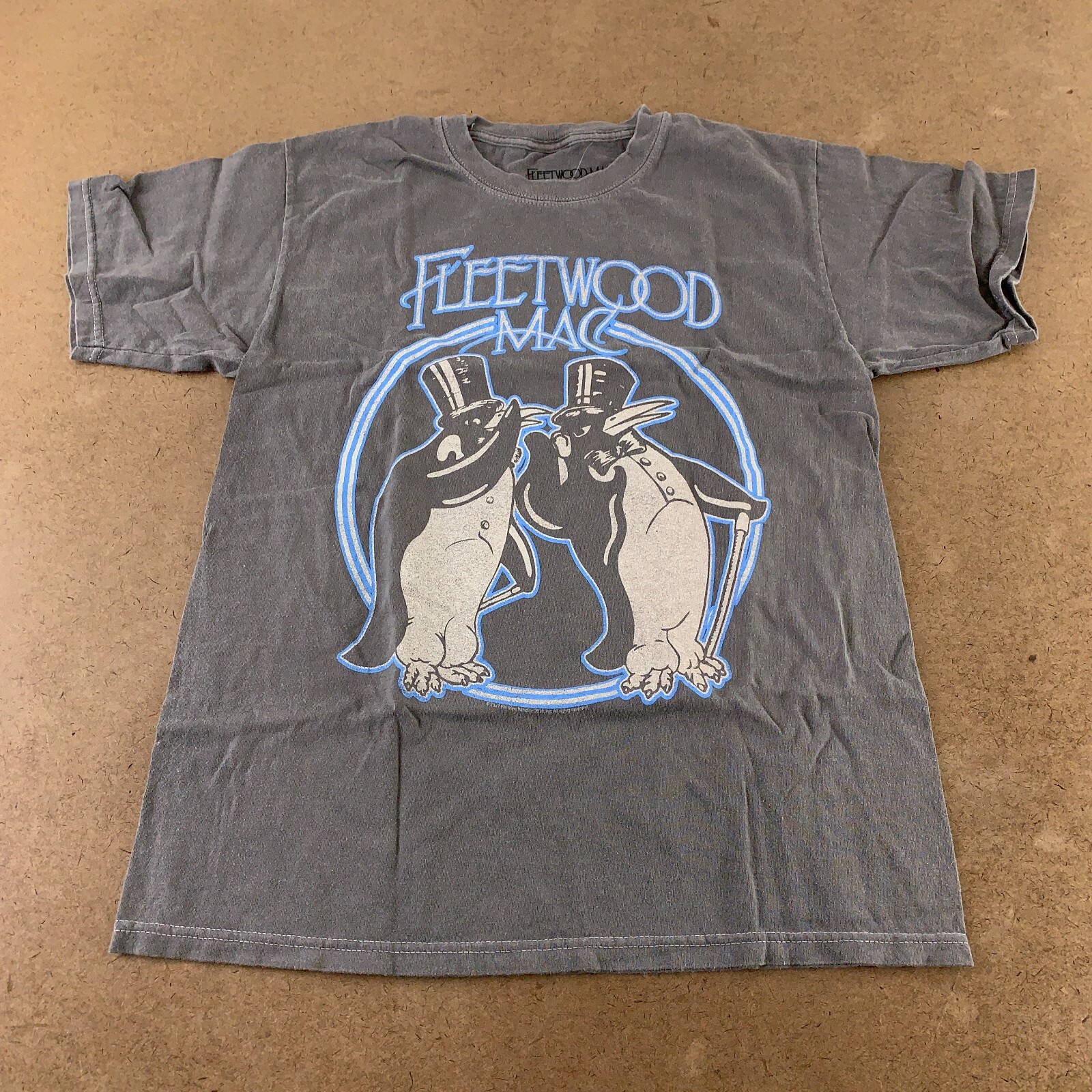 Urban Outfitters Fleetwood Mac Men’s Size Small Gray Penguin T-Shirt