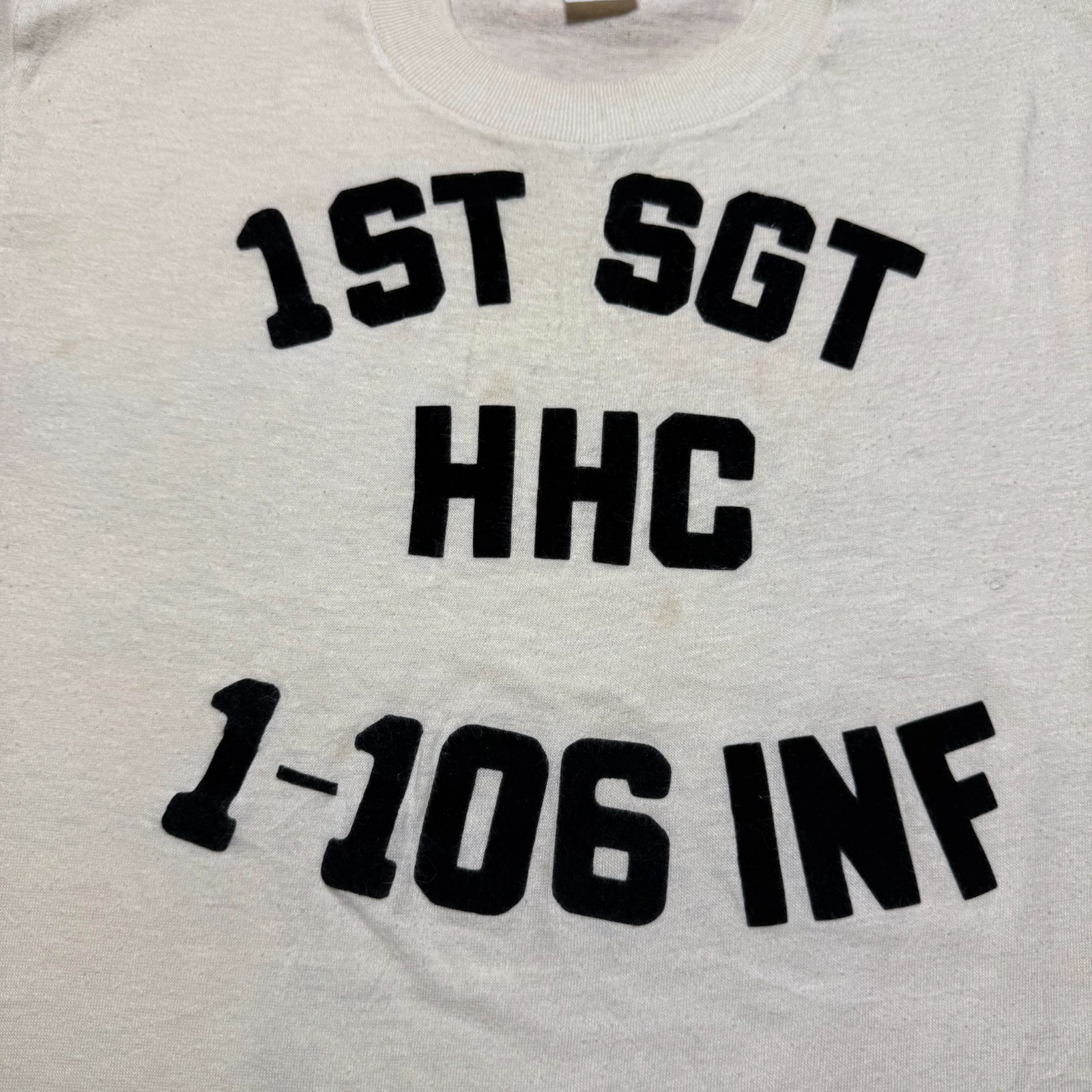 Vintage 80s 1st Sgt HHC 1-106 INF Army Military Infantry Graphic T-Shirt Medium
