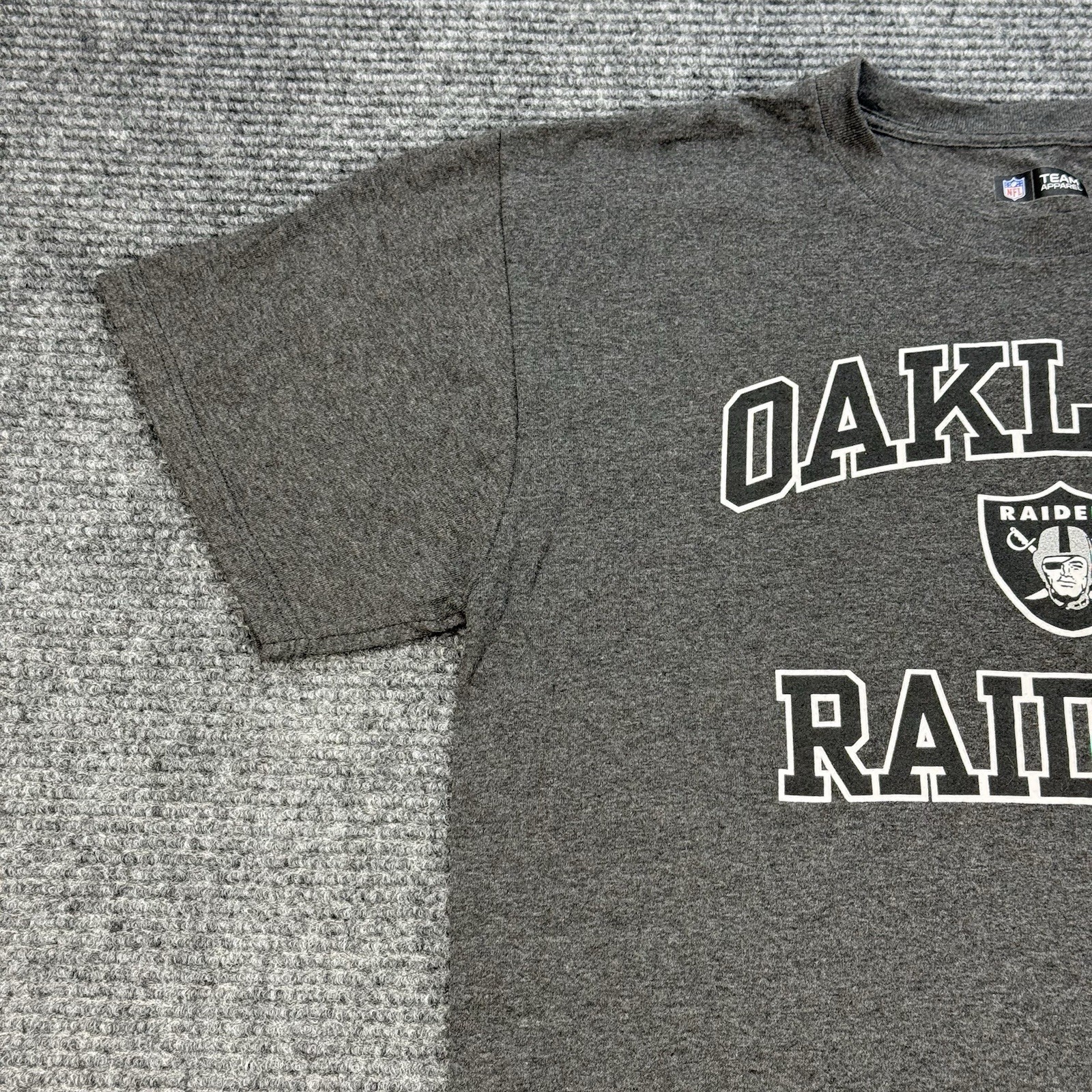 Oakland Raiders T Shirt Mens Large Gray NFL Team Apparel Logo Short Sleeve Tee