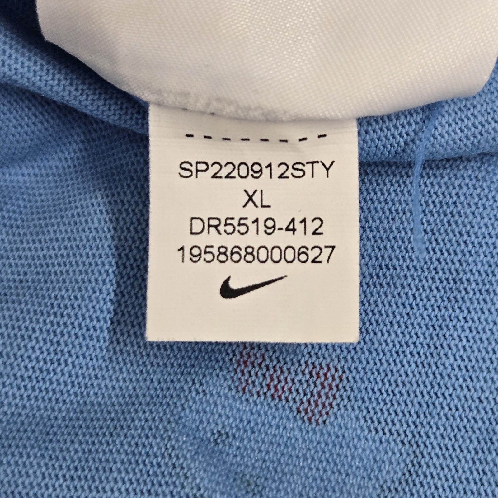 Nike x Hello Kitty Men Shirt XL Blue Graphic University Logo Center Swoosh Logo