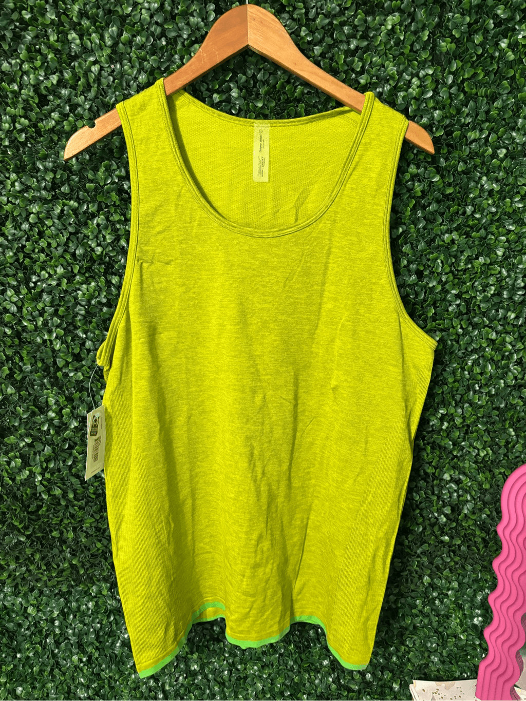 Outdoor Voices Mens Seamless Pique Tank Size Large NWT Green Apple Workout Runni