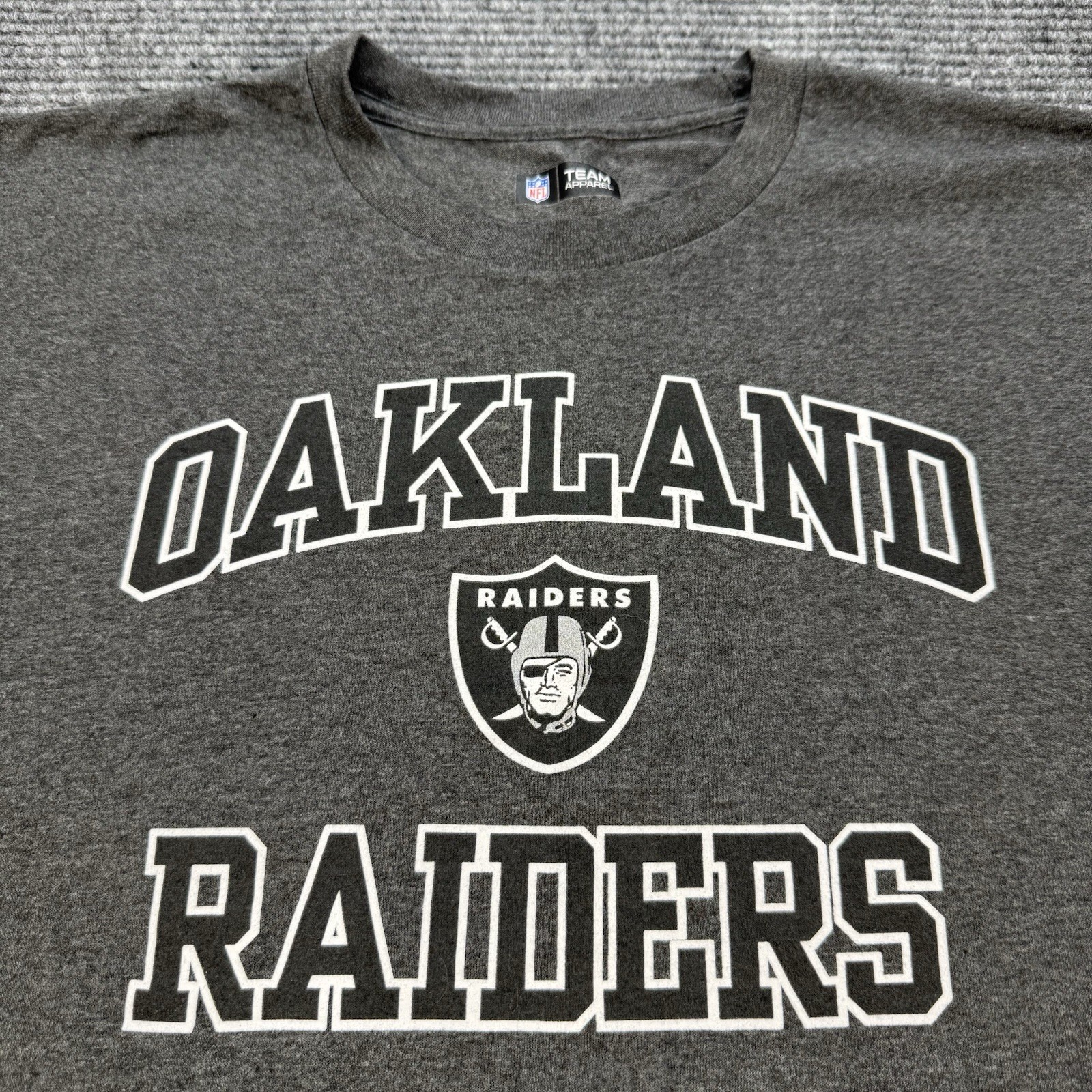 Oakland Raiders T Shirt Mens Large Gray NFL Team Apparel Logo Short Sleeve Tee
