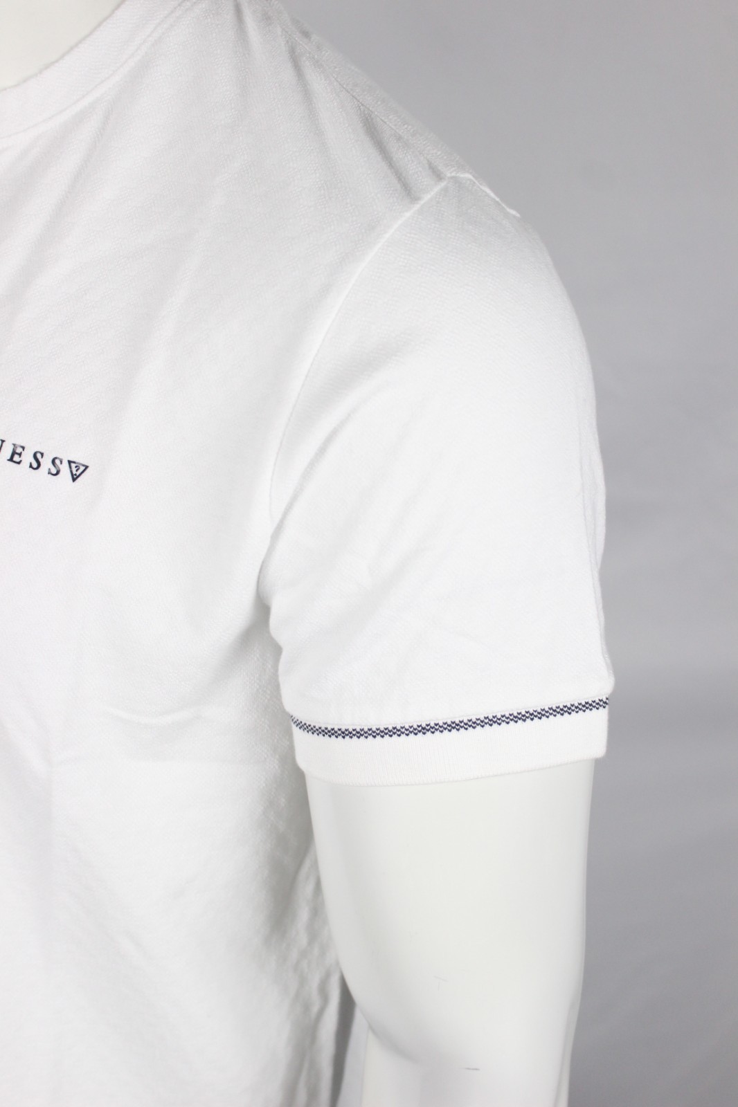 Guess Men’s Ricardo Short Sleeve Slit Henley T Shirt Pure White Textured