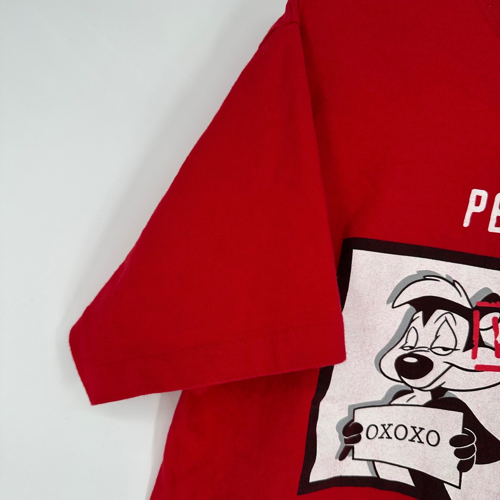Vintage 90s Warner Bros Pepe Le Pew Wanted Single Stitch Shirt Red Large USA