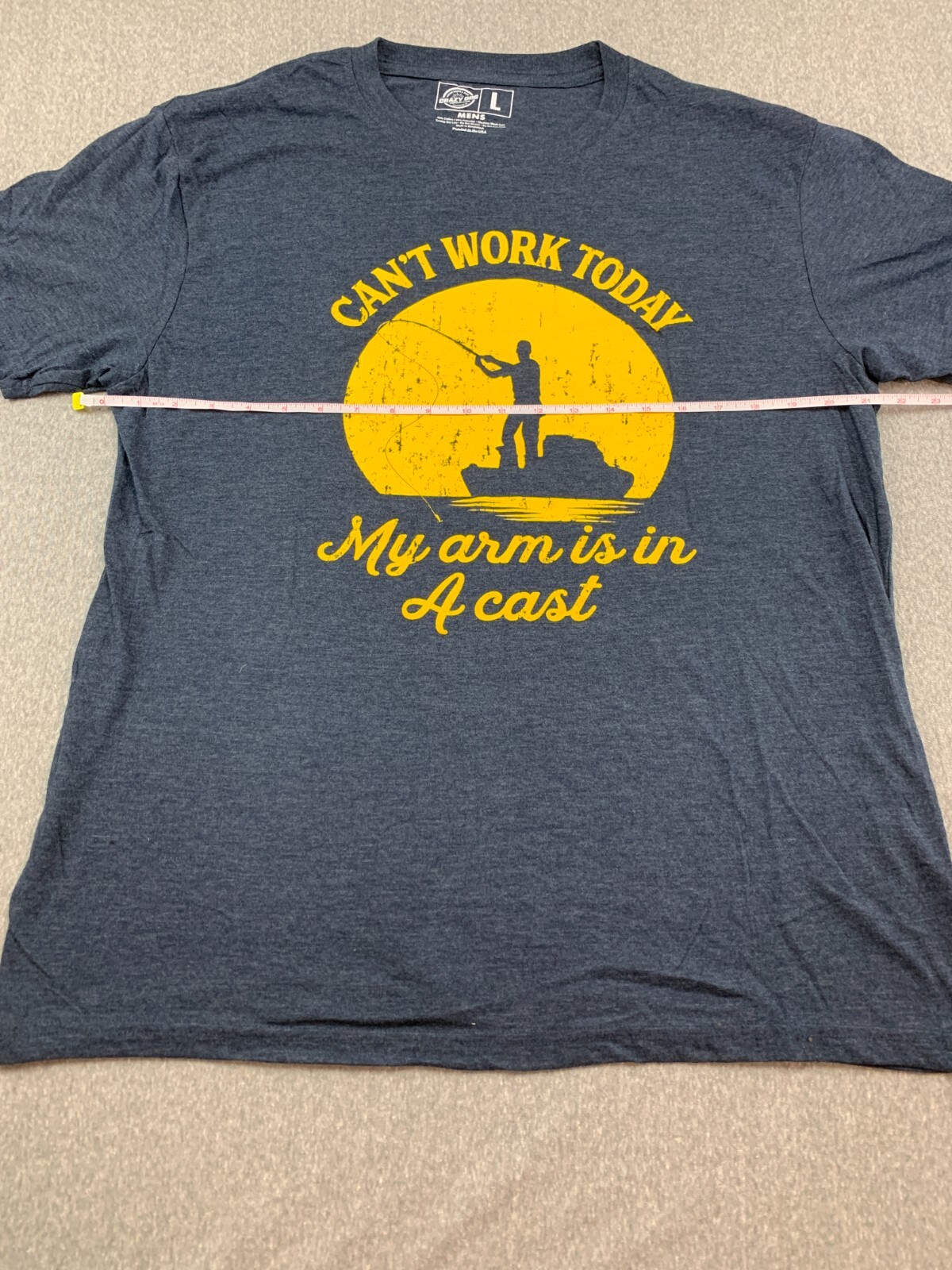 Crazy Dog Fishing T-shirt Men L Gray Blue Can’t Work Today, My Arm is in a Cast