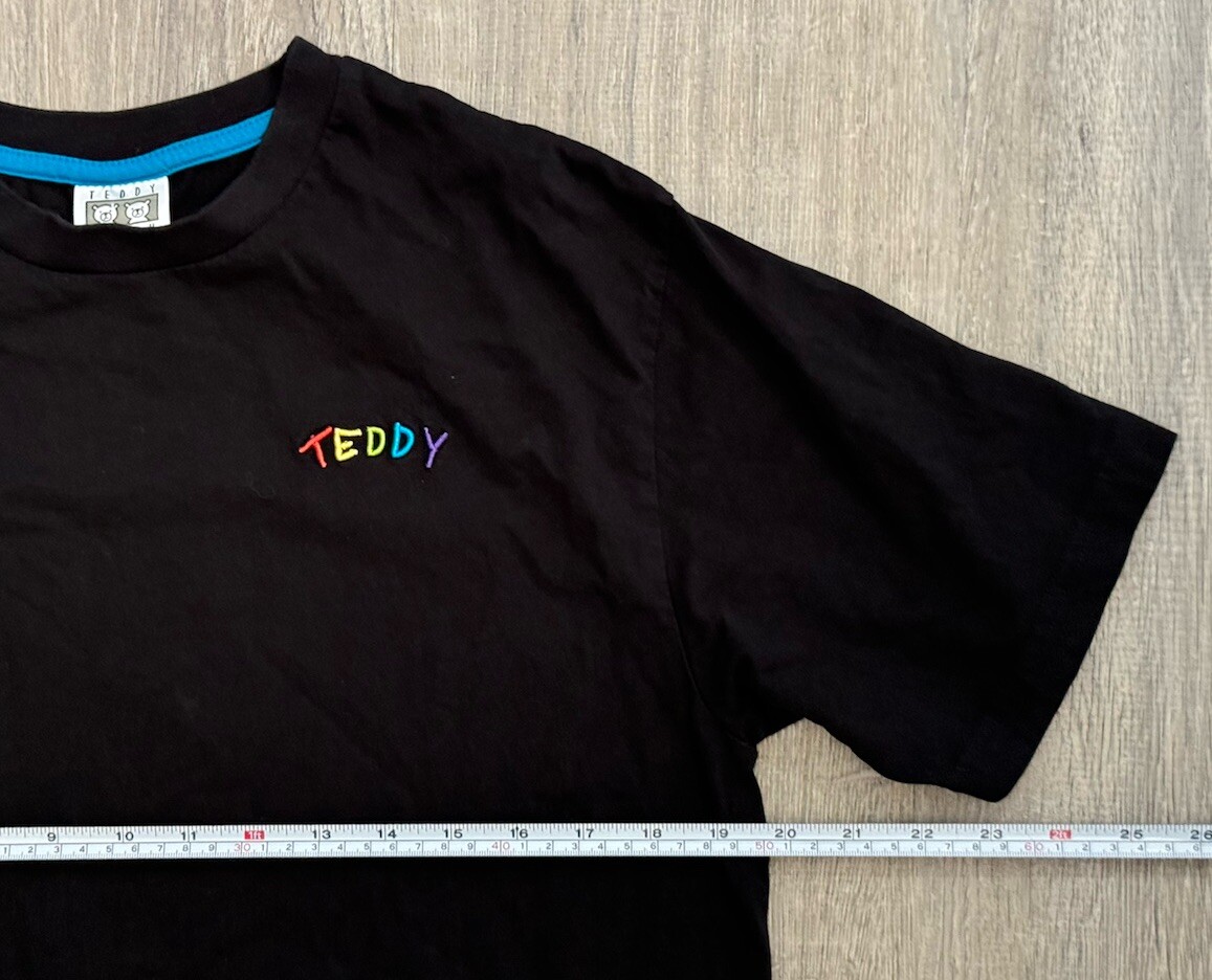 Teddy Fresh Graphic T-Shirt Stitched Button Eye Bear Men’s Medium Black
