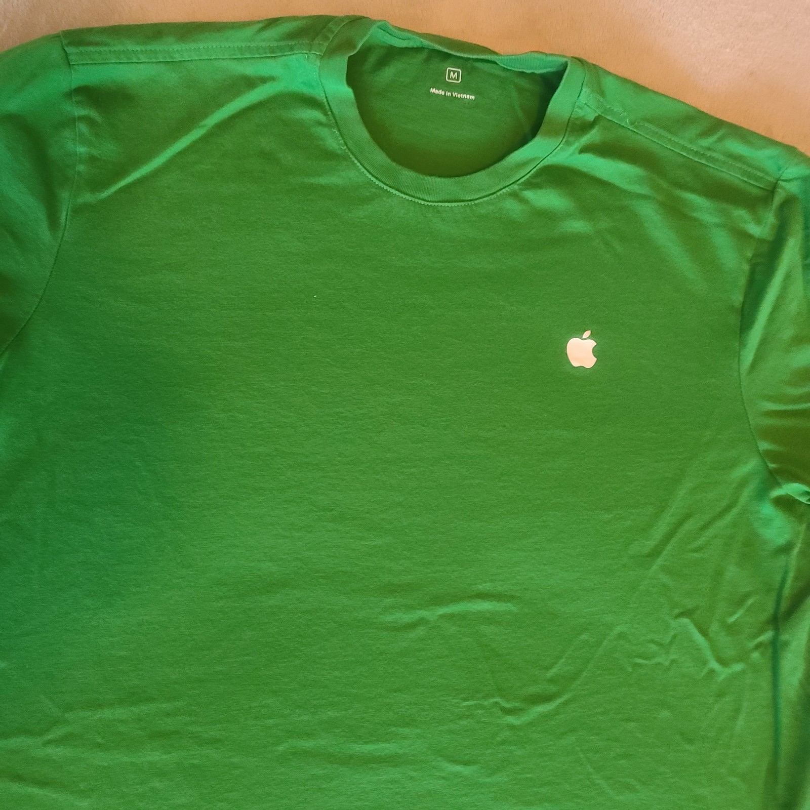 Apple Mens Medium Green IT AI Shirt