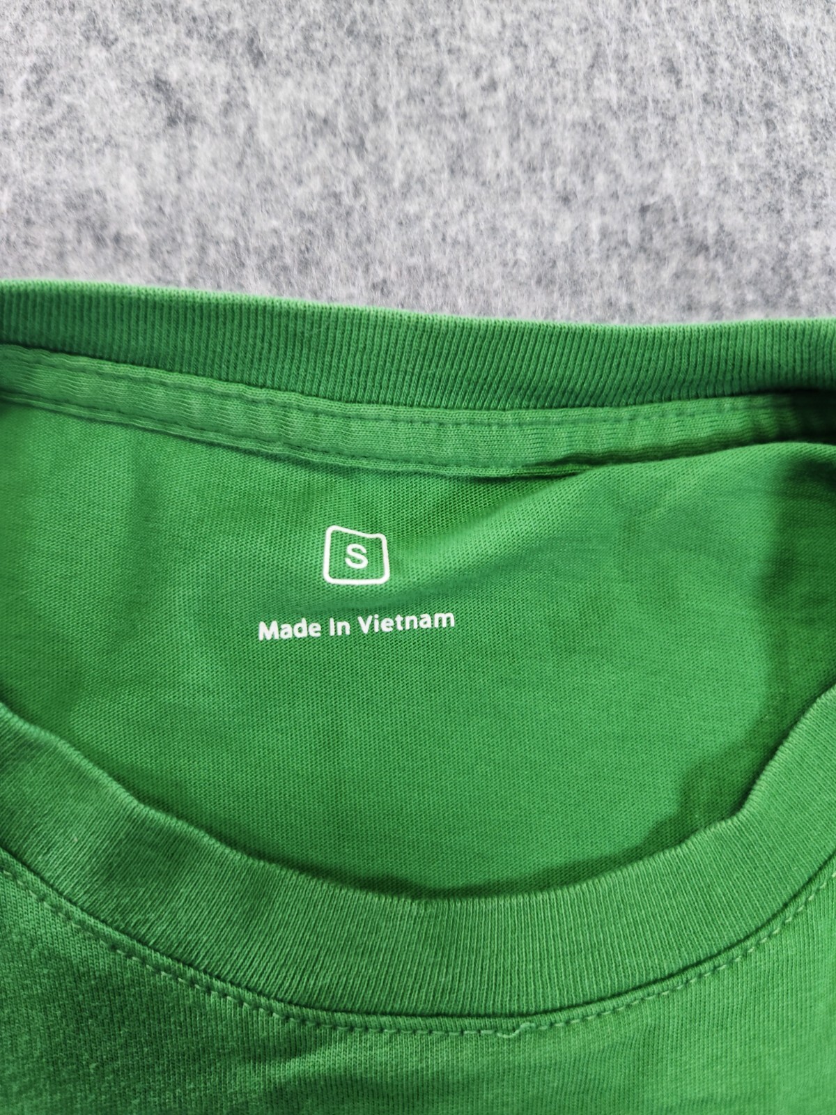 Apple Store Employee T-Shirt Short Sleeve Size Small Green Cotton Crew Neck