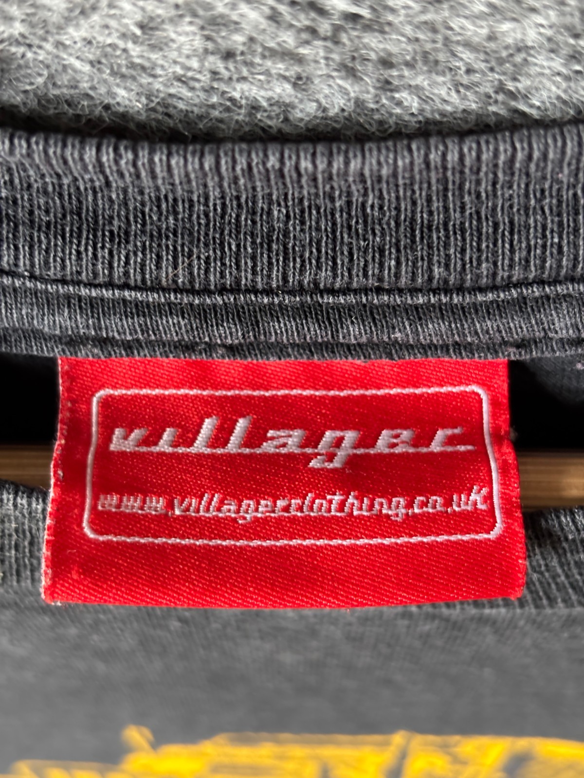 Villager Clothing Trucking Mens Medium T-Shirt Top Graphic Print Logo Black Grey