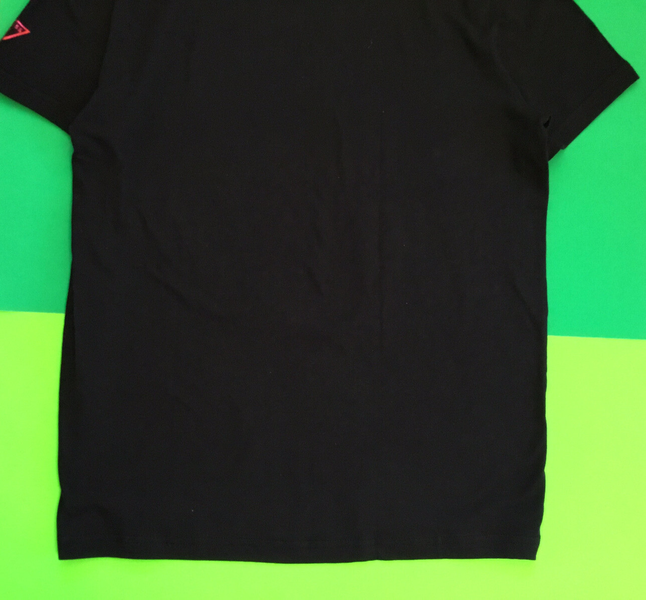 GUESS Los Angeles Men’s Short Sleeve T-Shirt Size MEDIUM Black w/ Red Cotton NEW