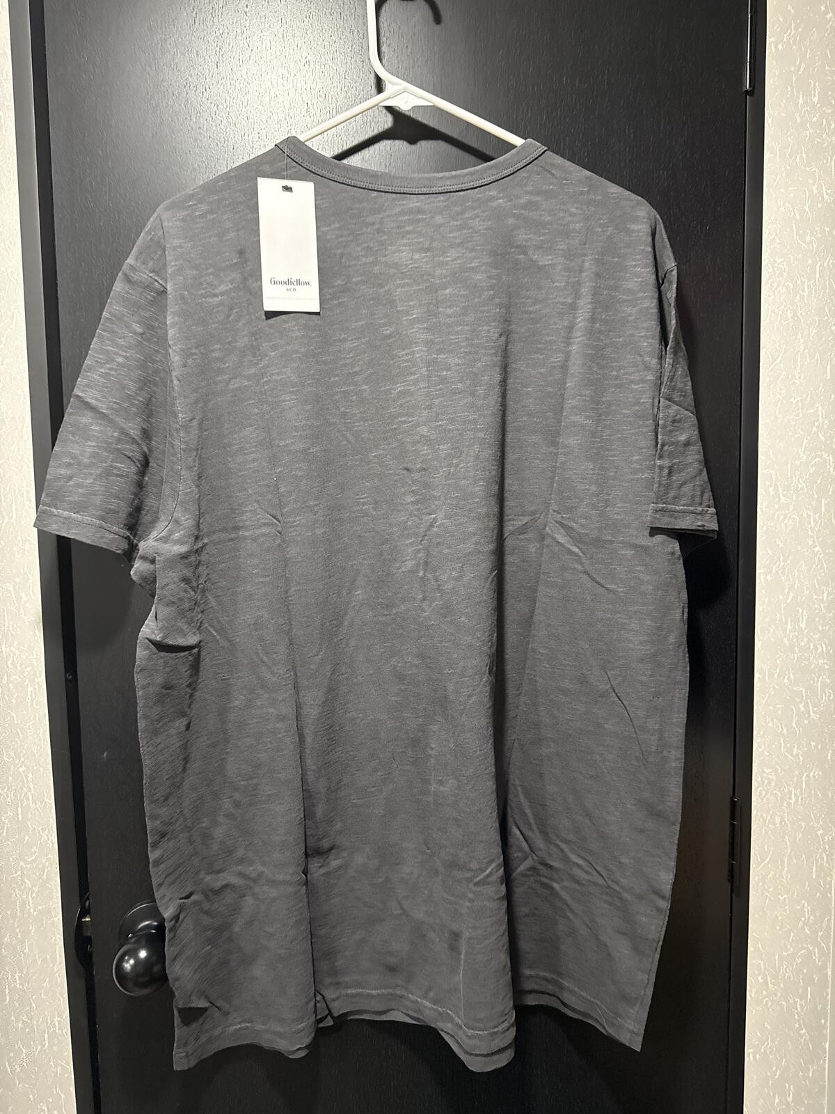 Goodfellow & Co Gray Short Sleeve Henley T-Shirt Men’s XL Standard Fit
