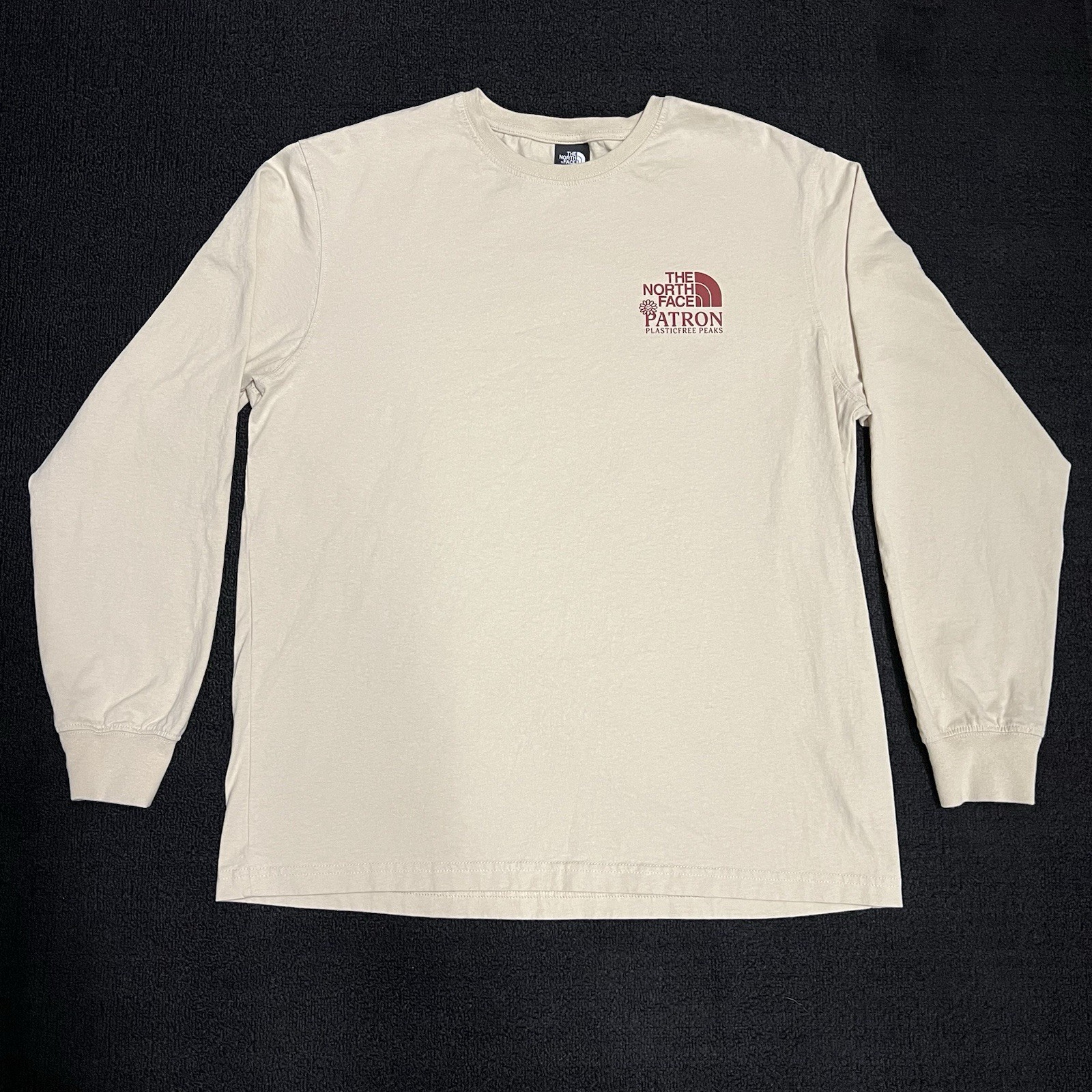 The North Face Long Sleeve T-Shirt Plastic Free Peaks Patron Mens Large Beige