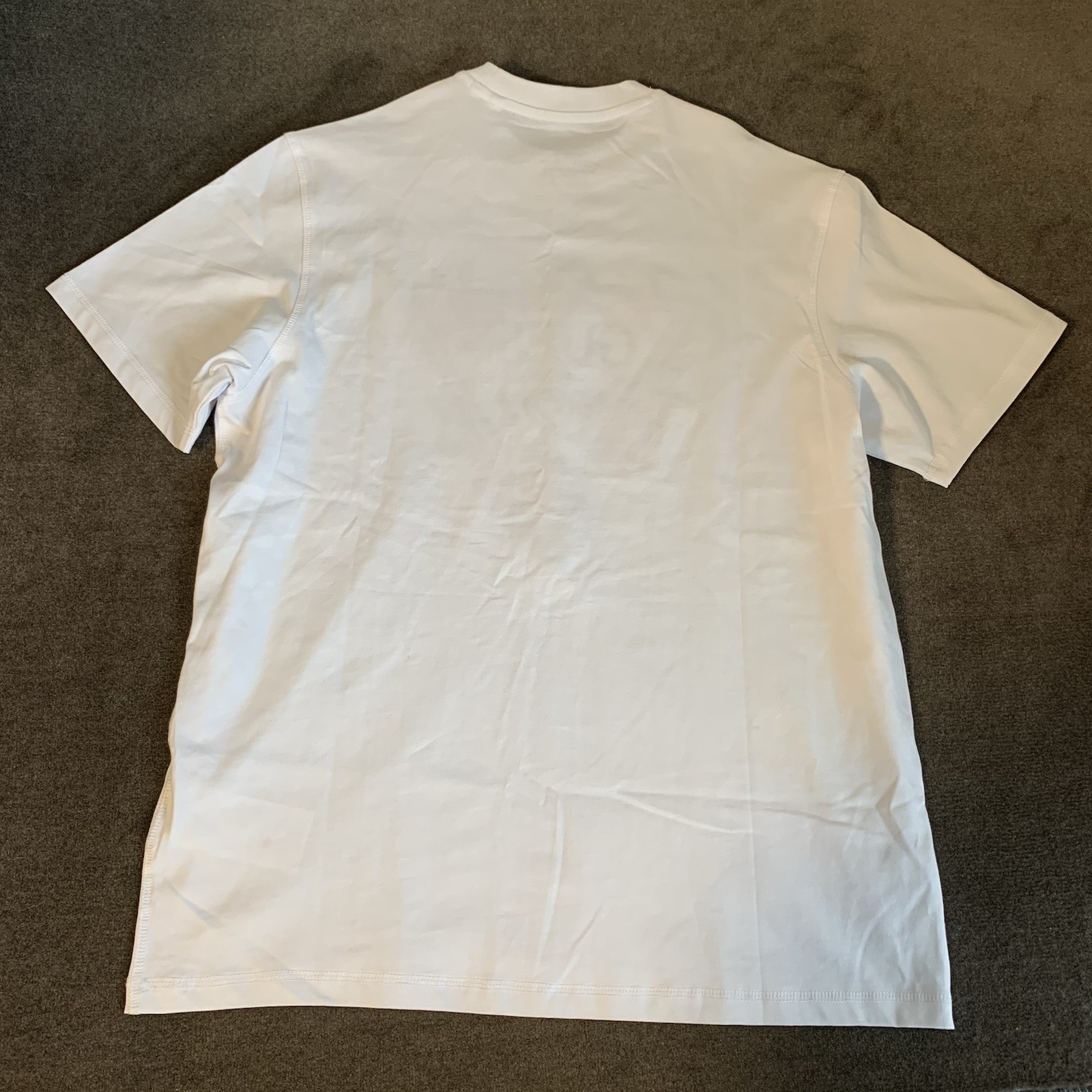 GUESS Jeans Men’s Small S T-Shirt Triangle Logo Embroidered Floral White