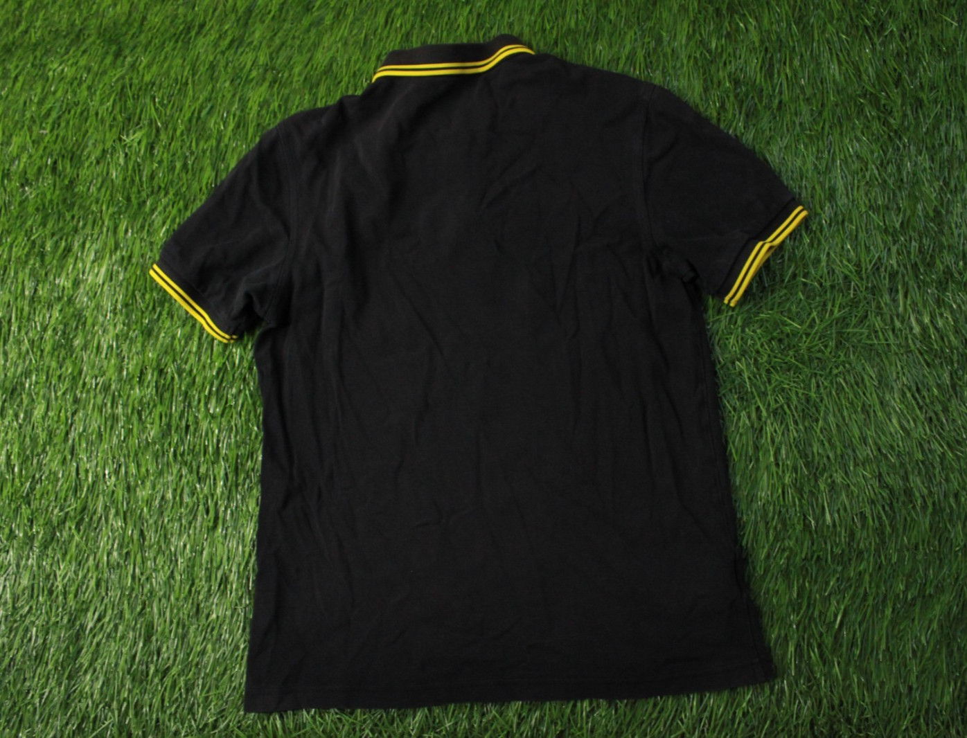 FRED PERRY ORIGINAL MEN CASUAL RARE BLACK AND YELLOW POLO SHIRT JERSEY SIZE M