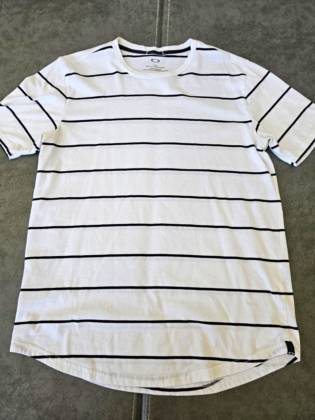Oakley Men’s Striped Crew Neck Short Sleeve Logo T-Shirt White/Black L