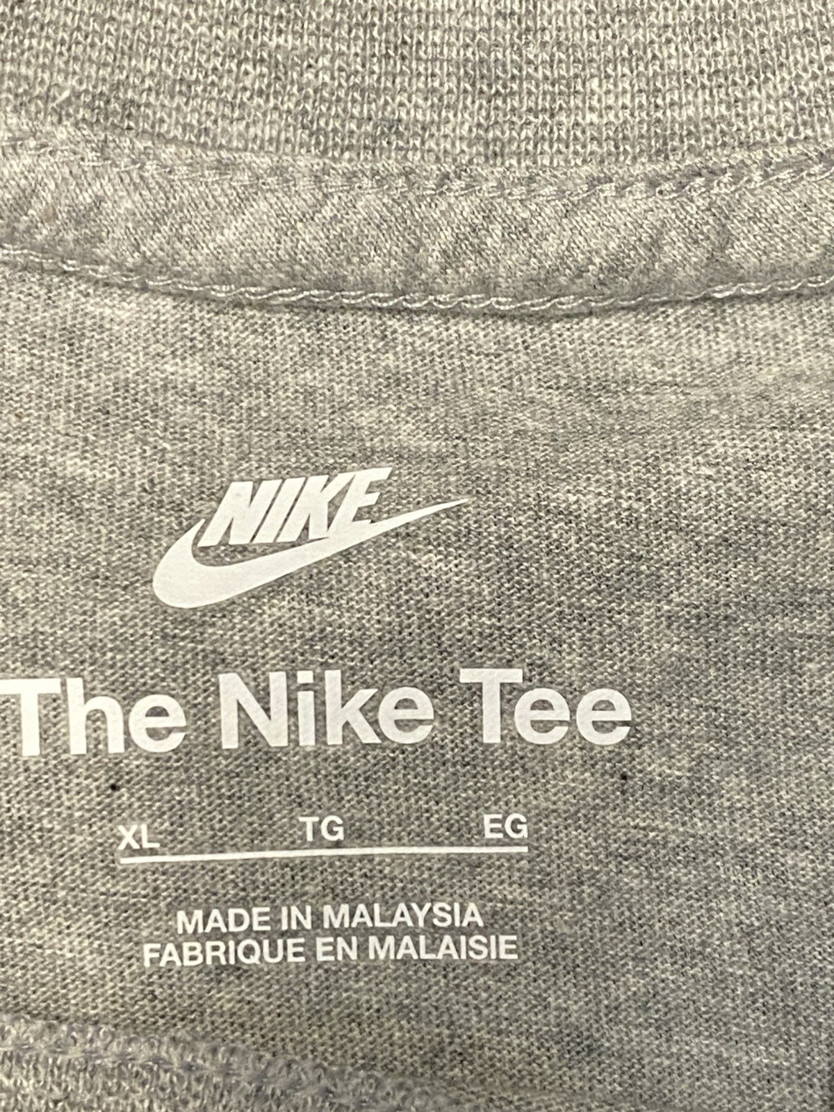 NWT The Nike Tee Mens Sportswear Embroidered Logo T-Shirt Grey AR4997-064 Sz XL