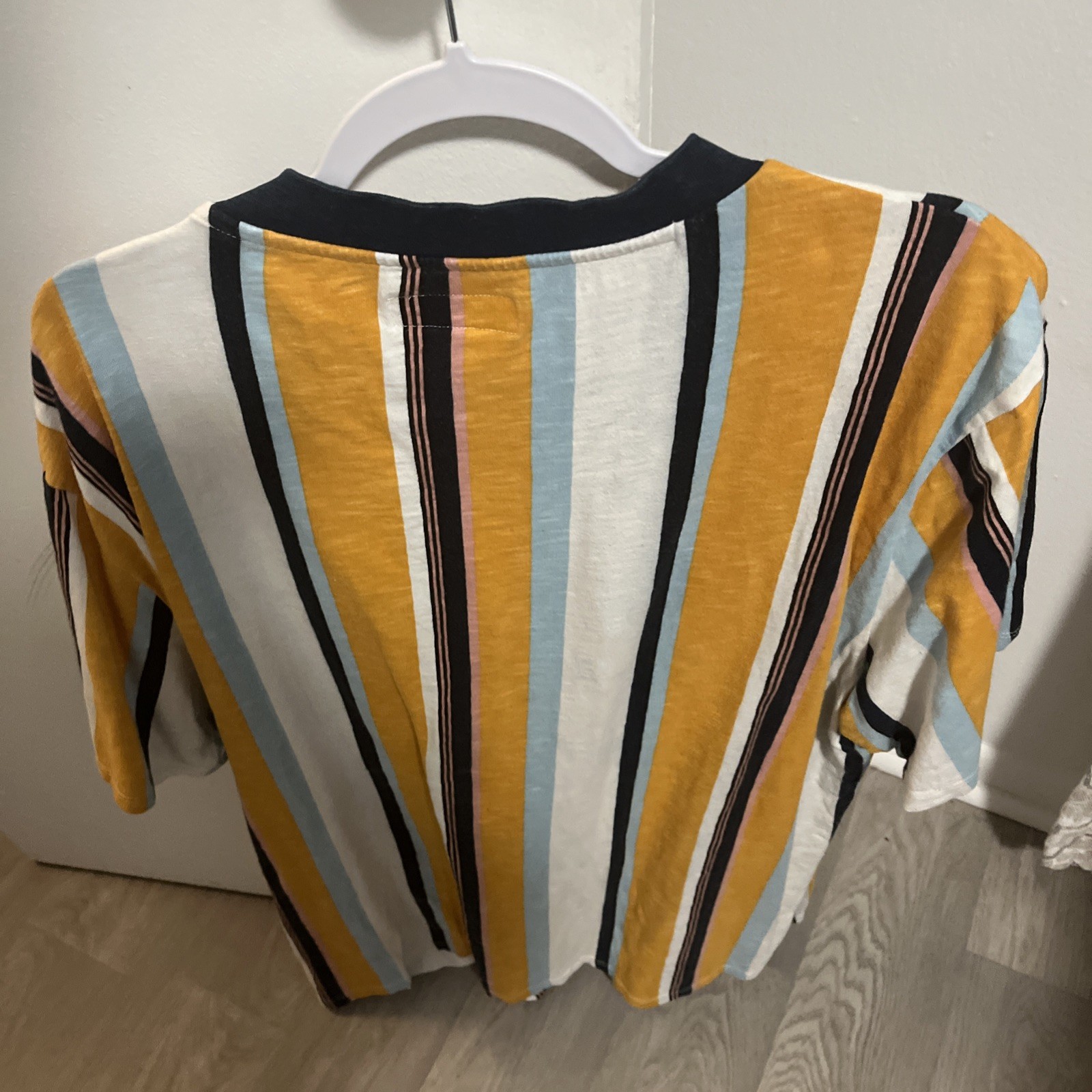 GUESS Los Angeles Men’s XL T Shirt Stripes Yellow Blue