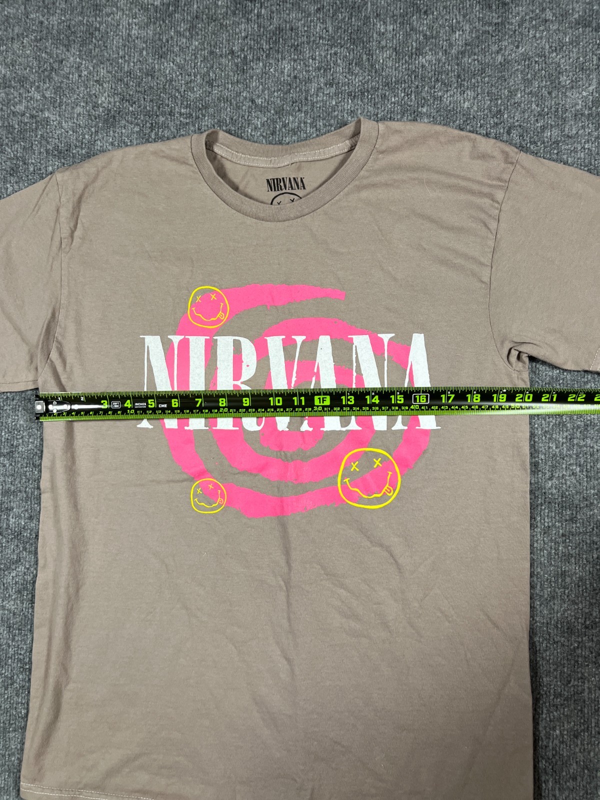 Nirvana Band T Shirt Mens Medium Beige Cotton Happy Face Graphic Everyday Wear
