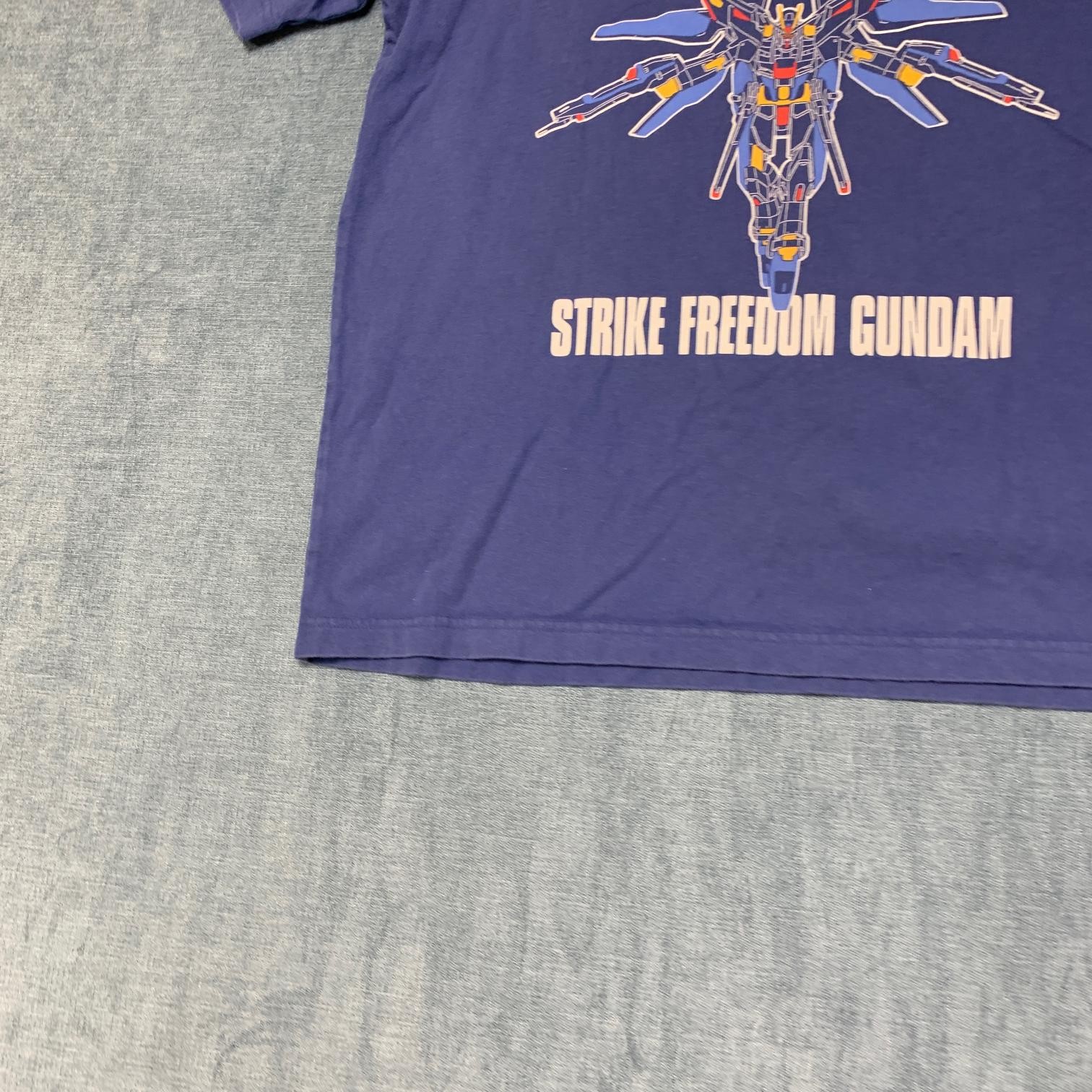 Uniqlo Gundam UT 40th Anniversary Zgmf-X20A Strike Freedom T Shirt Mens Medium