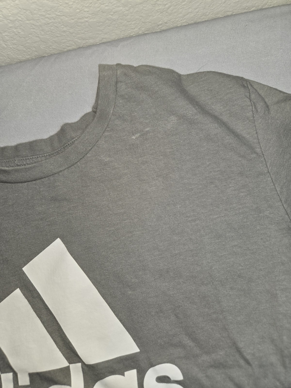 Adidas Gray Logo T-Shirt – White Graphic