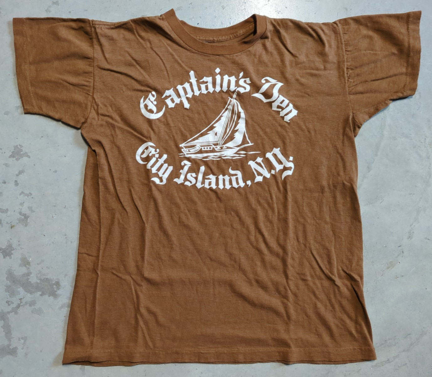 Vintage Captain’s Den City Island N.Y. T Shirt Brown Large Cotton Single Stitch