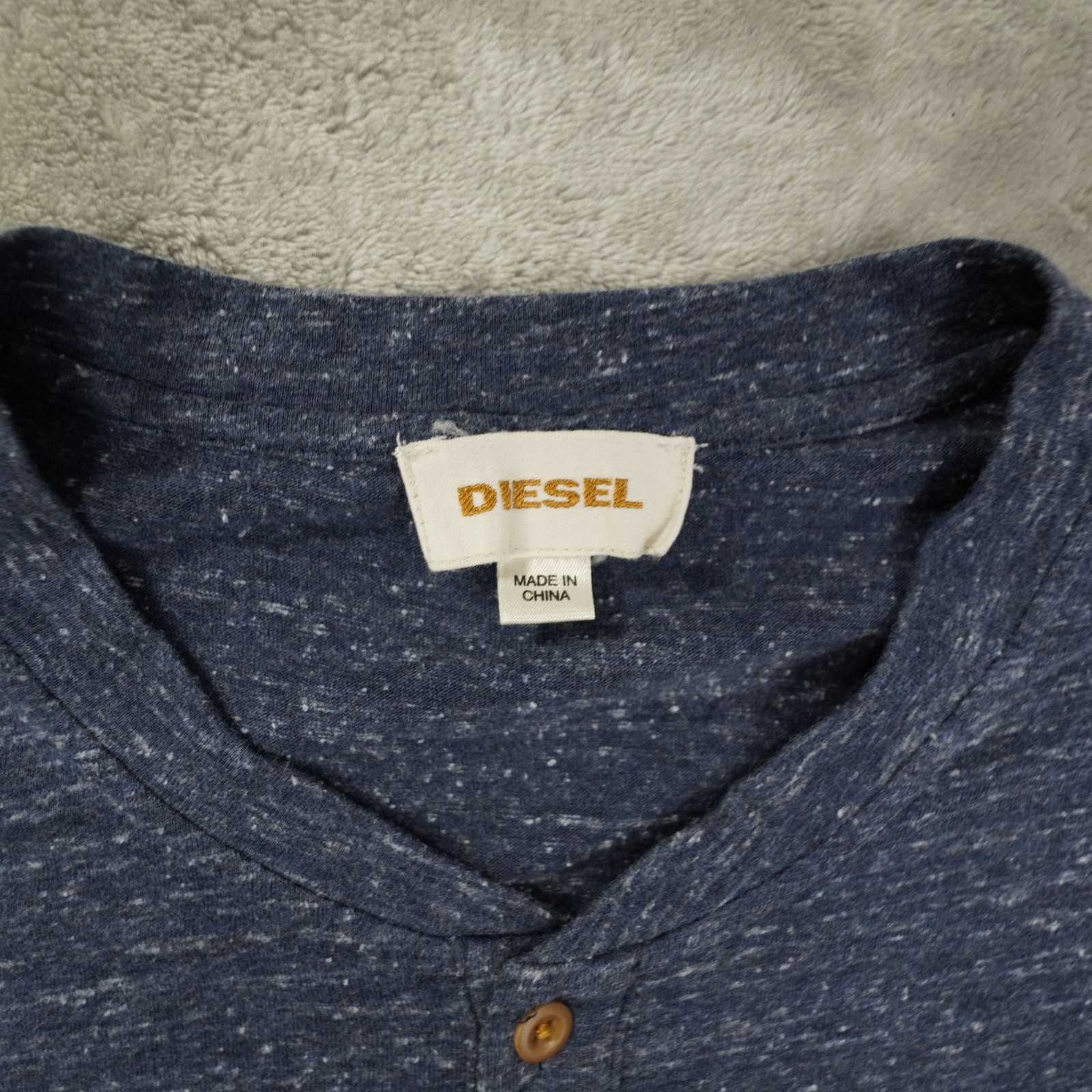 Diesel 6 Button Henley T Shirt Men’s Medium Heather Blue Short Sleeve Marled