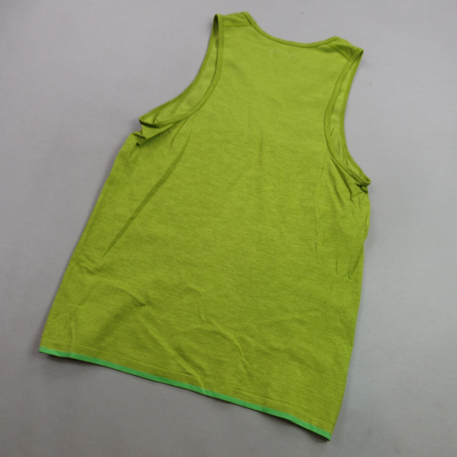 Outdoor Voices Shirt Mens Medium Sleeveless Crew Neck Workout Lightweight Green