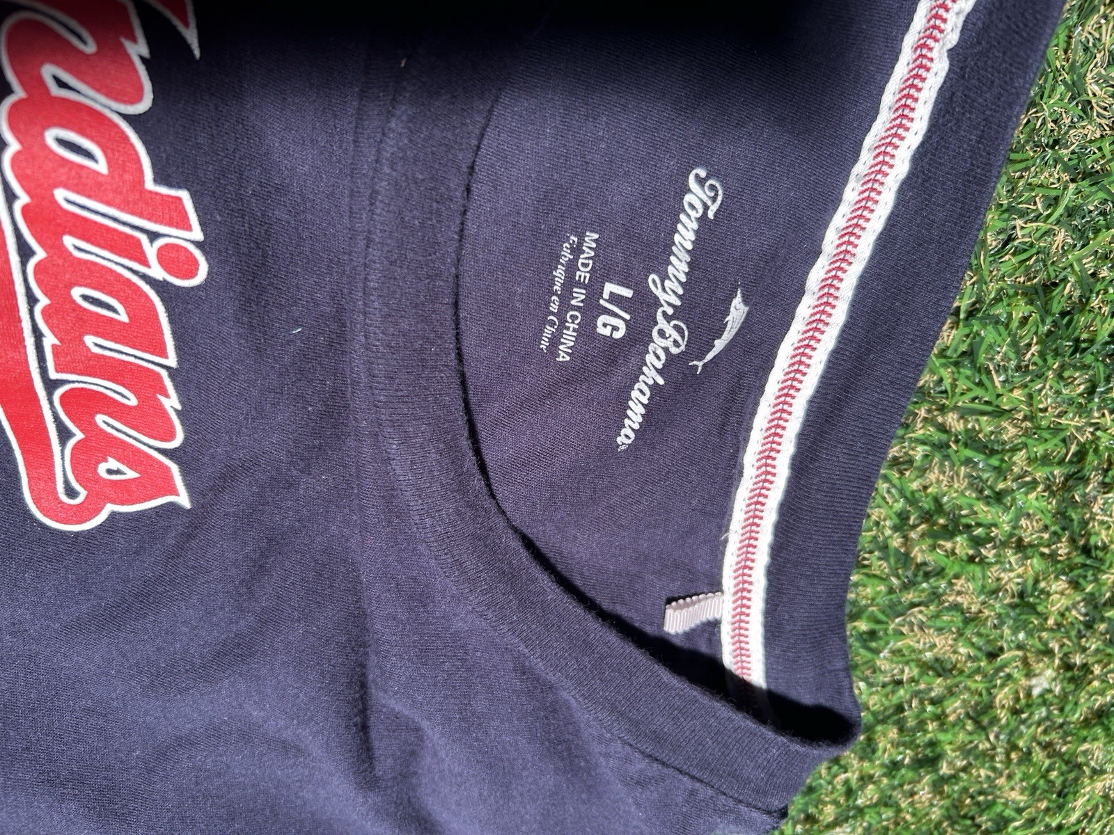 Tommy Bahama Cleveland Indians MLB Navy Graphic T-Shirt Men’s m