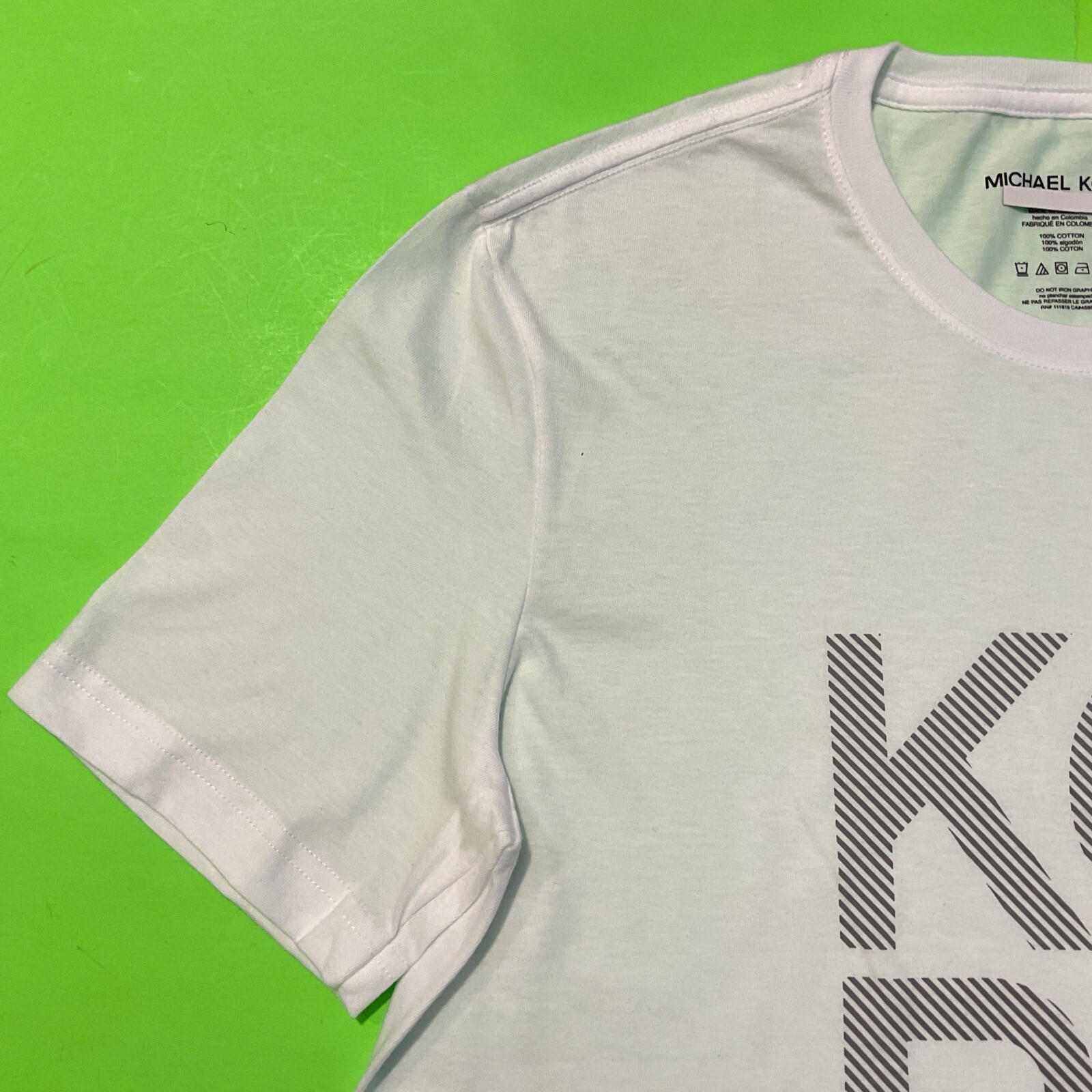 MICHAEL KORS Men’s Short Sleeve T-Shirt Size MEDIUM White w/Black NEW