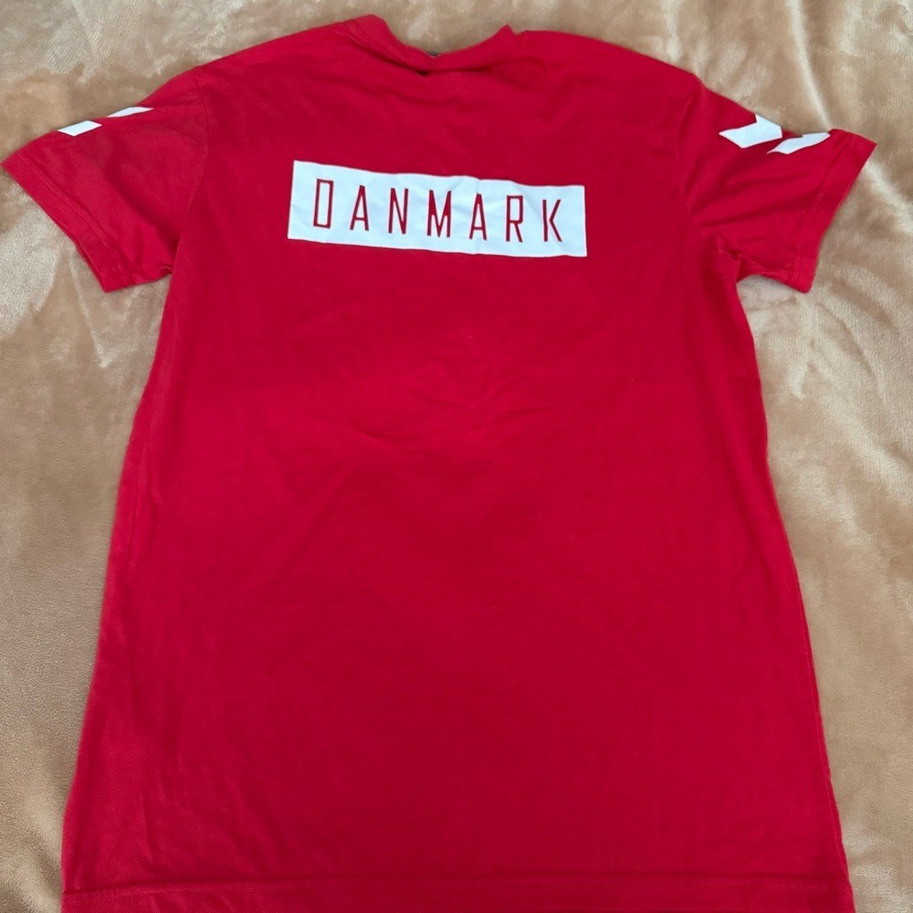 Hummel Denmark DBU Carlsberg Soccer Fan T-Shirt Red Mens XS NWT