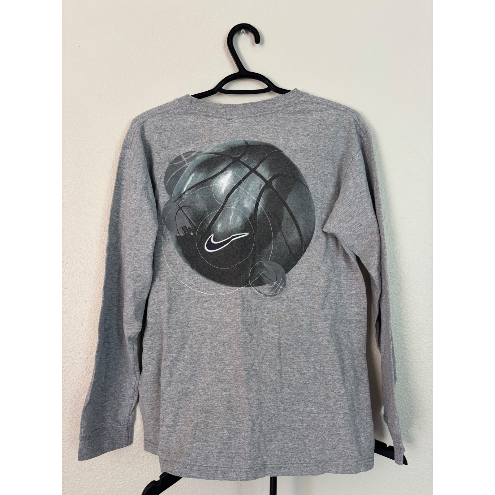 Nike Hoops Long Sleeve Graphic Tee Gray Basketball Shirt Y2K Silver Tag Mens L