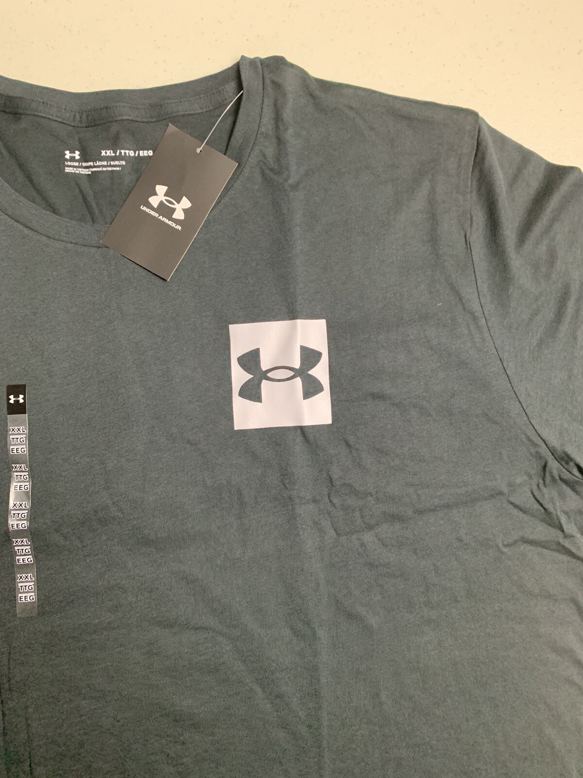 Under Armour Athletic Black Box Logo Loose Fit Graphic T-Shirt 2XL XXL Brand New
