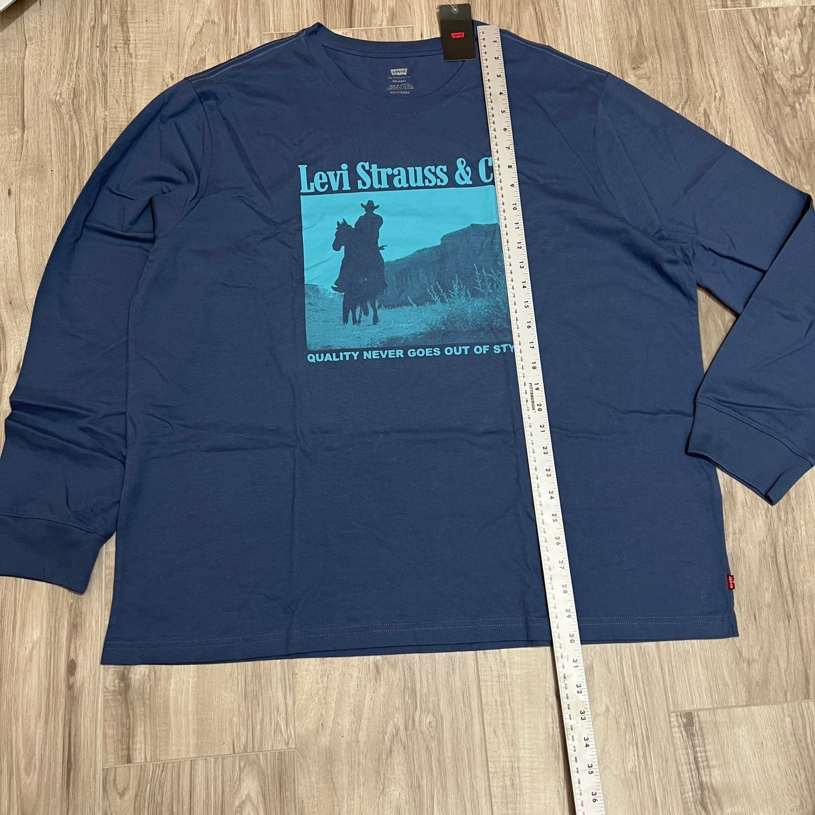 Levi’s Men’s Size 2XL Long Sleeve Tee Blue Western Graphic Cowboy Mesa Relaxed