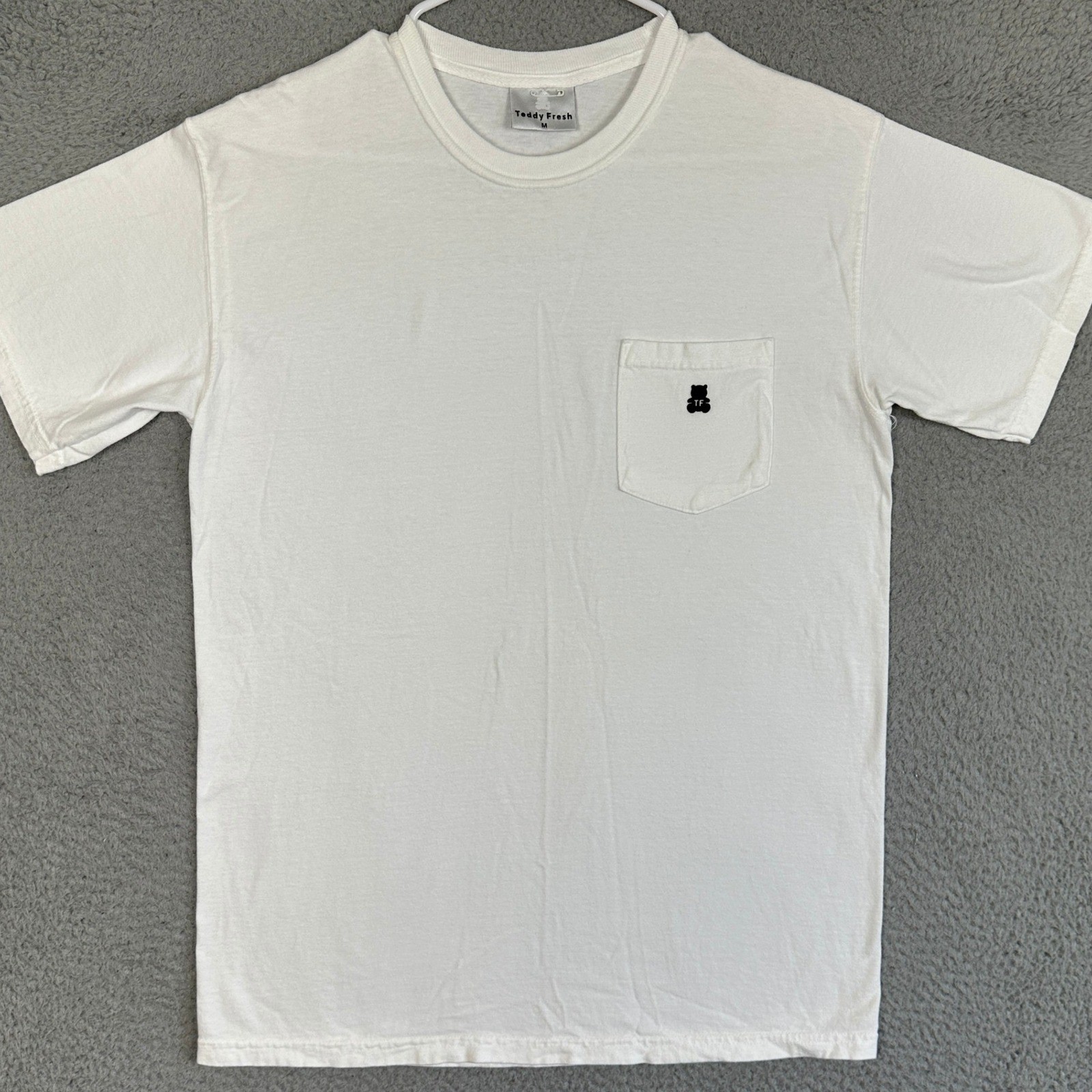 Teddy Fresh T-Shirt Mens Medium White Crewneck Short Sleeve Pocket Tee Bear Logo