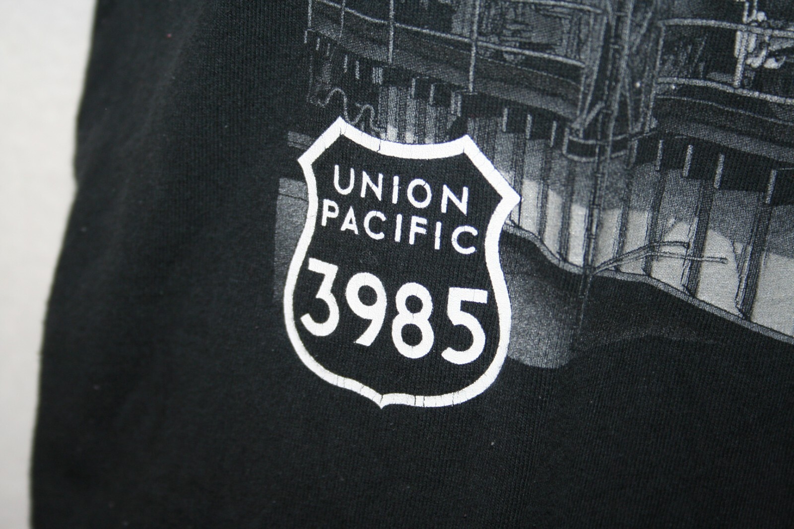 Vintage UNION PACIFIC Challenger Engine 3985 DAYLIGHT SALES T-SHIRT M Railroad