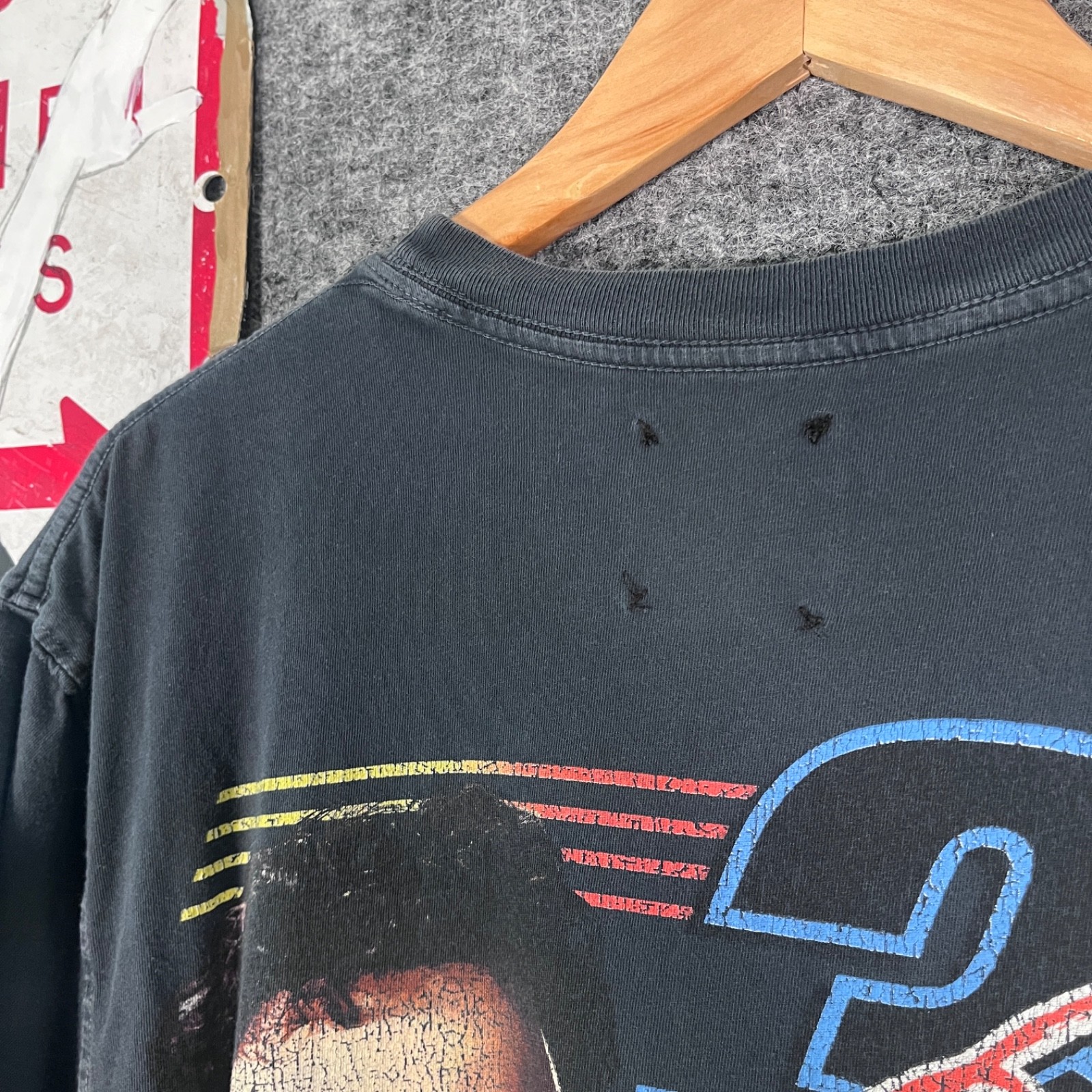 Daniel Ricciardo Formula 1 T Shirt Size Large Faded Black Vintage Style AOP Car