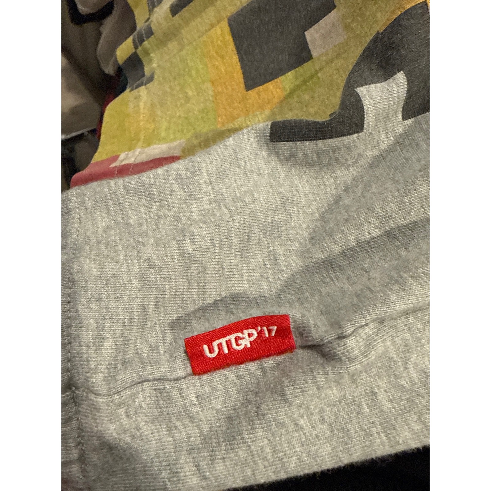 Uniqlo UTGP 2017 Nintendo Pokemon Pikachu Pixel Graphic T-Shirt Gray Small