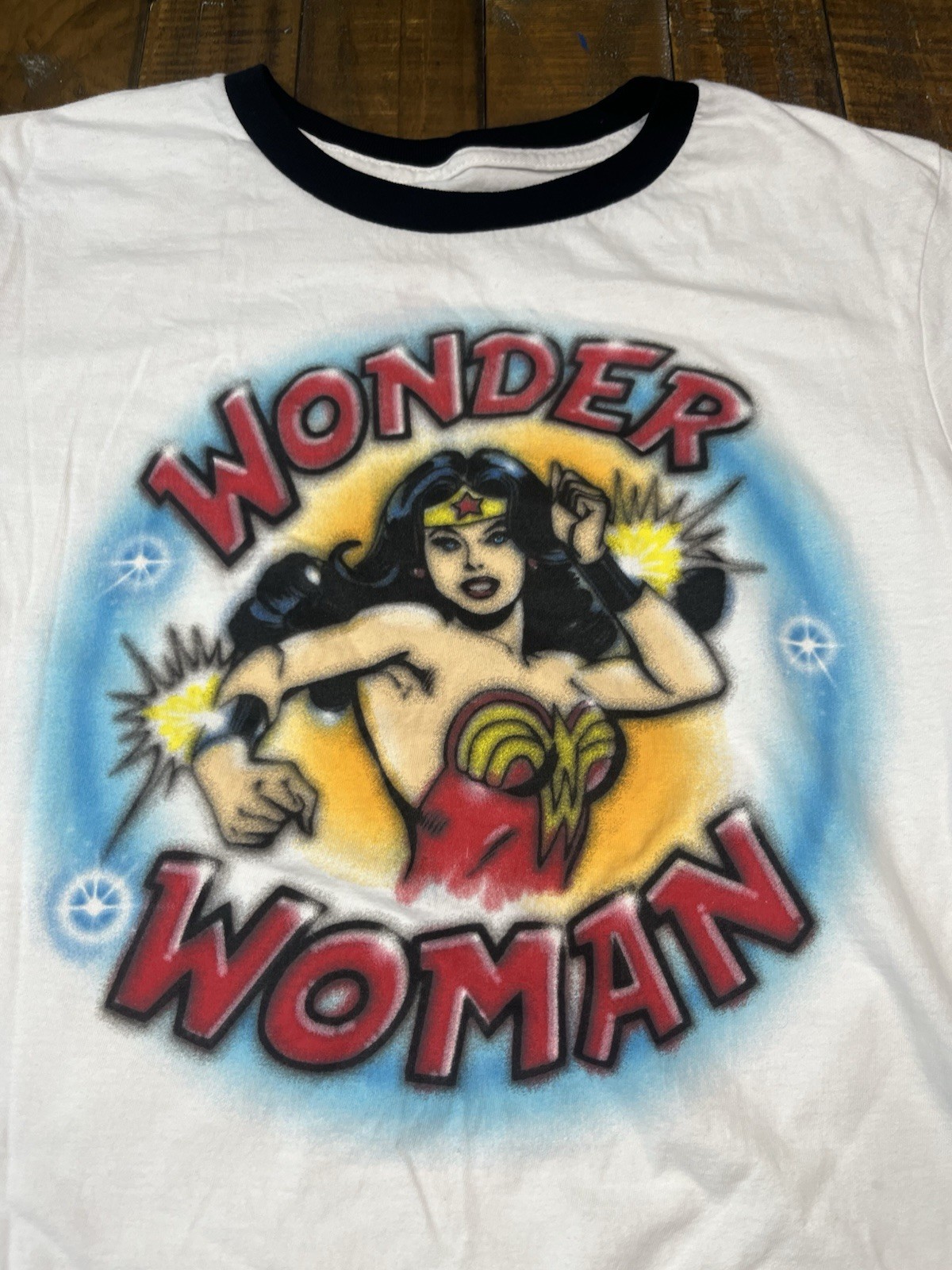 Wonder Woman 2017 Warner Bros. DC Movie Promo Graffiti Ringer T Shirt Medium