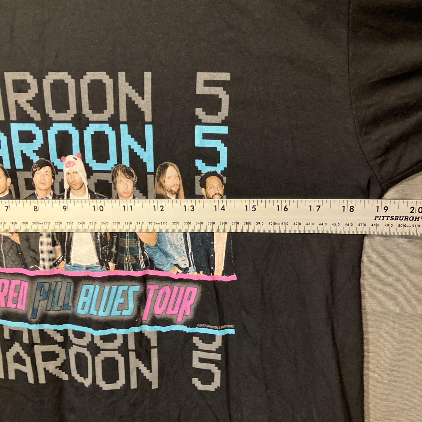 Maroon 5 Shirt Medium Red Pill Blues Tour Black Concert Tee Adam Levine