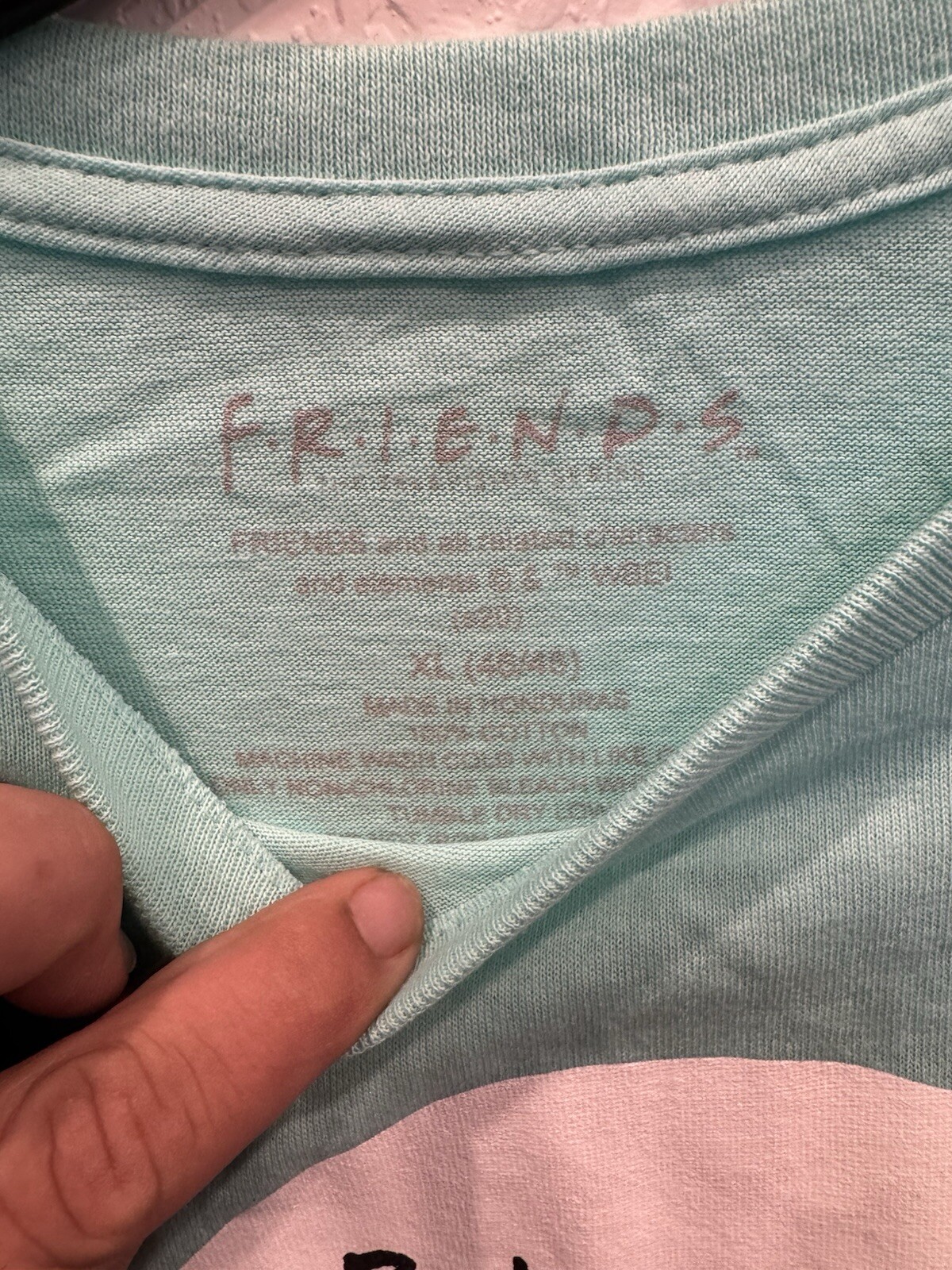 NBC FRIENDS TV Show Sitcom Unisex Reunion Jennifer, Lisa Matt, Cox T-shirt XL
