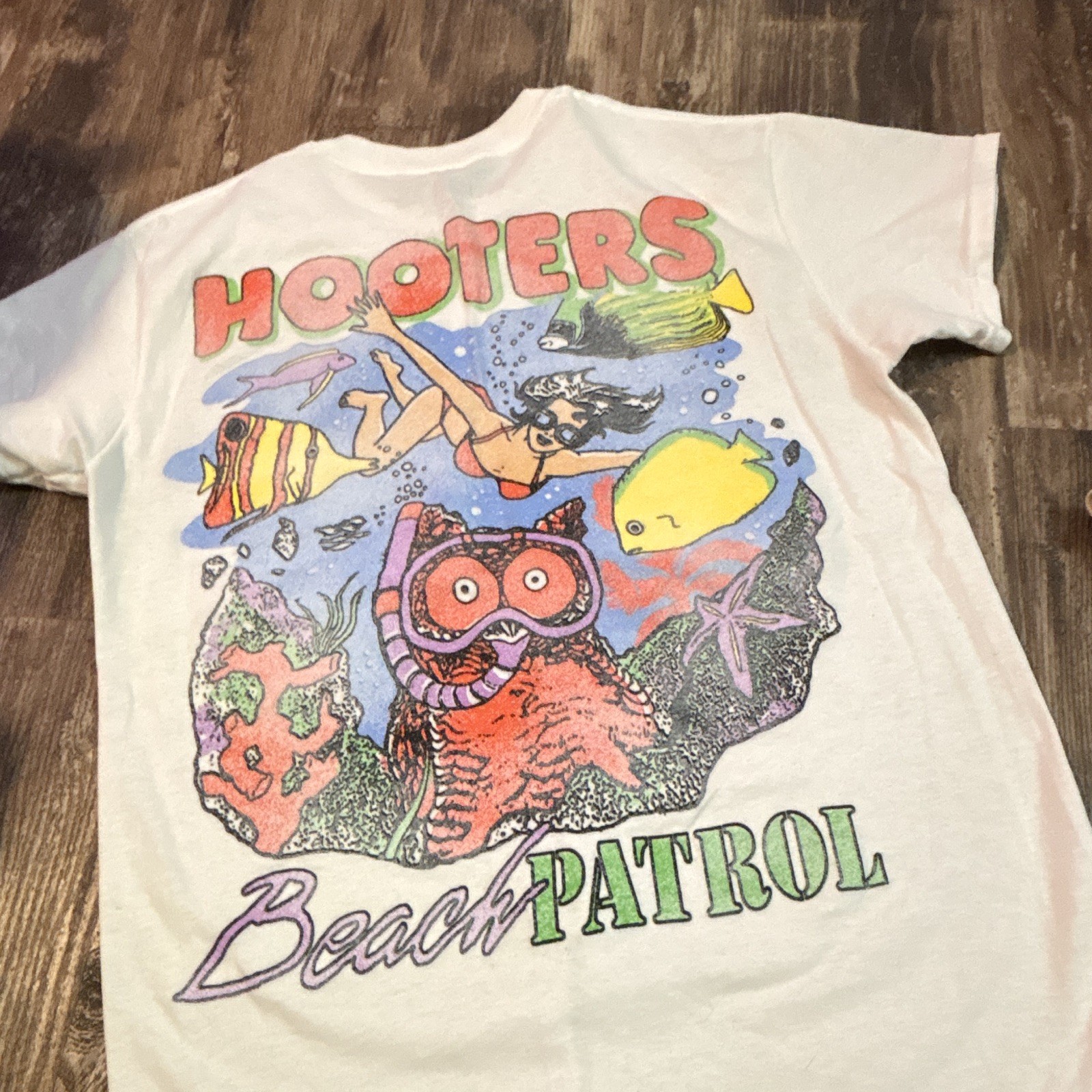 Men’s Hooters Brand T-shirts Size Small One White One Tan Brand New