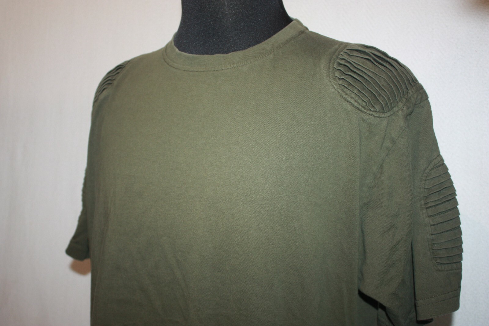 Makobi MK Sz L Fashion T-Shirt Olive Green Zippers Pleated Short Sleeves
