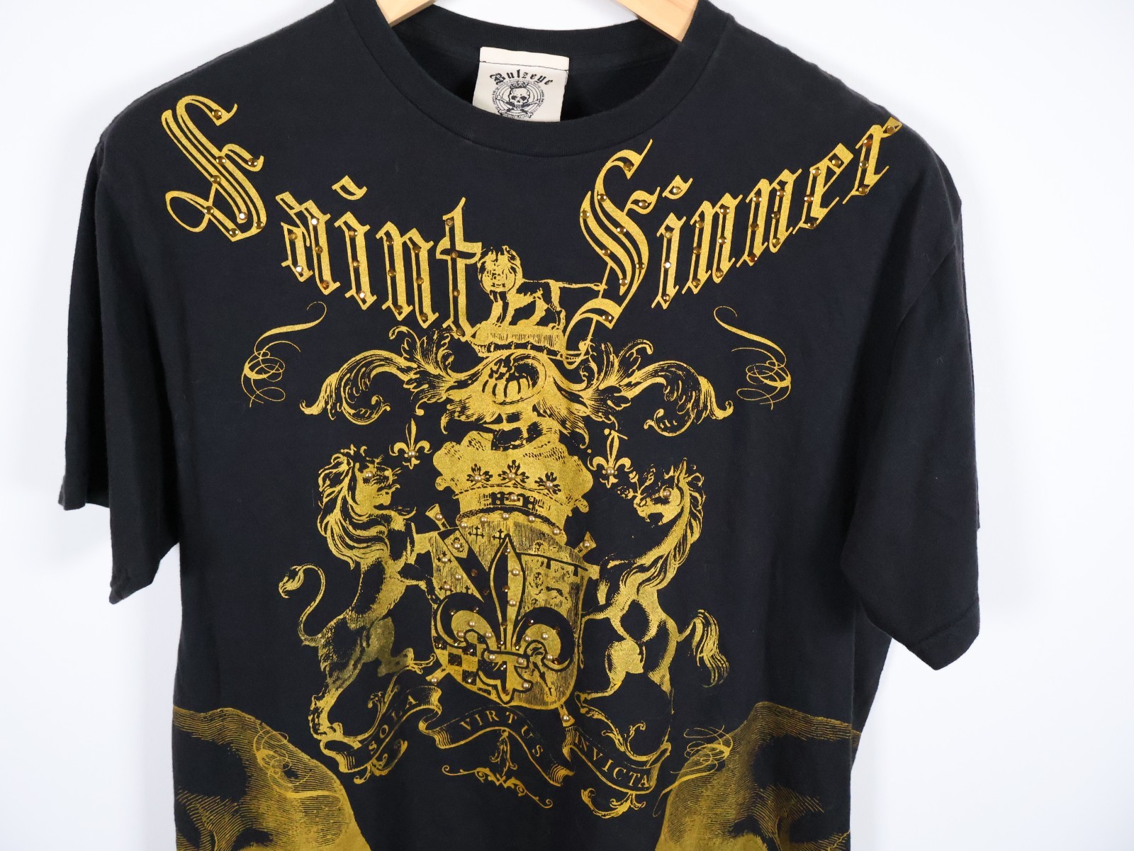 VTG Bulzeye T-Shirt Men’s Medium Black Gold Saint Sinner Skull Beaded Y2K
