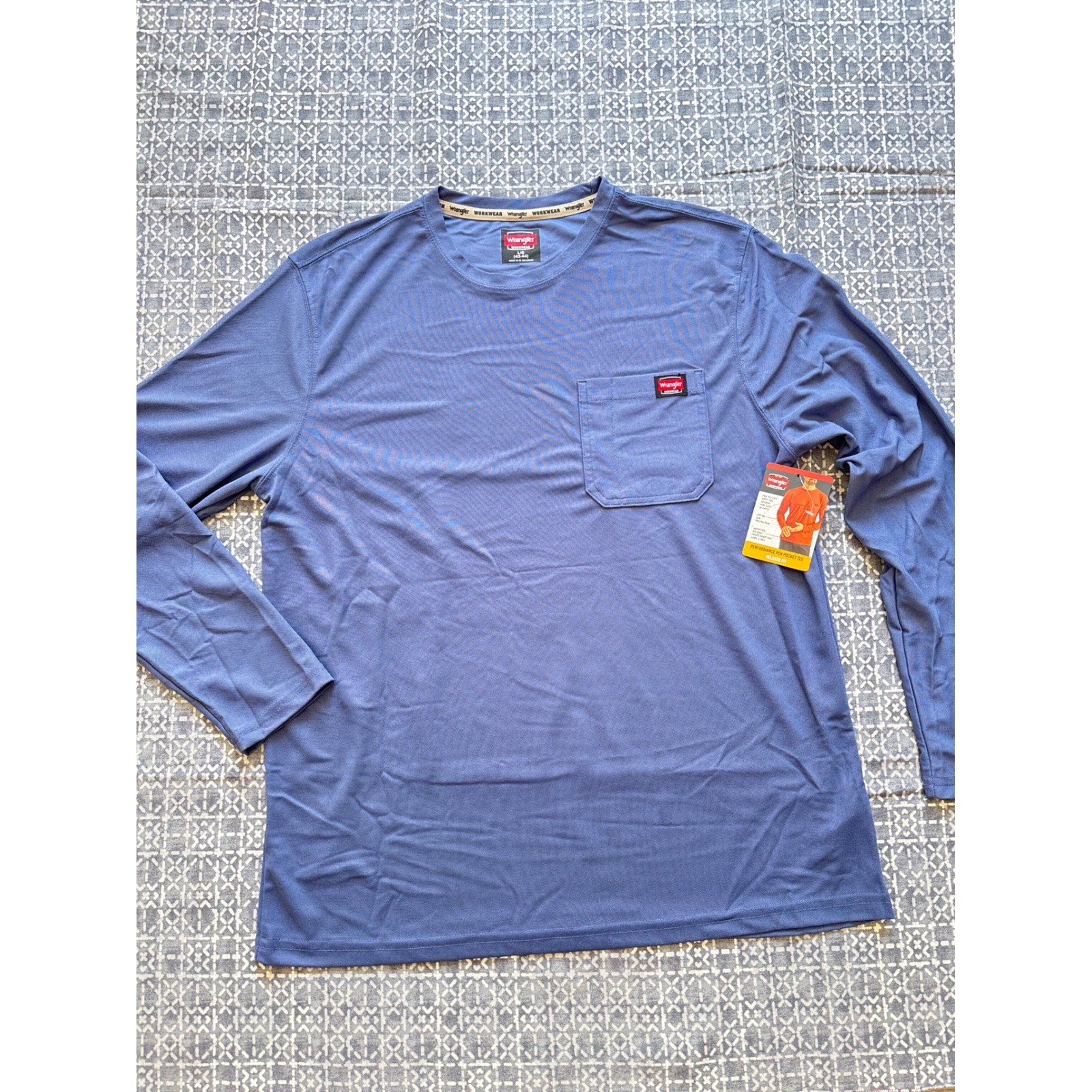 Wrangler Workwear Shirt Mens L Blue NWT Performance Long Sleeve Pen Pocket Tee