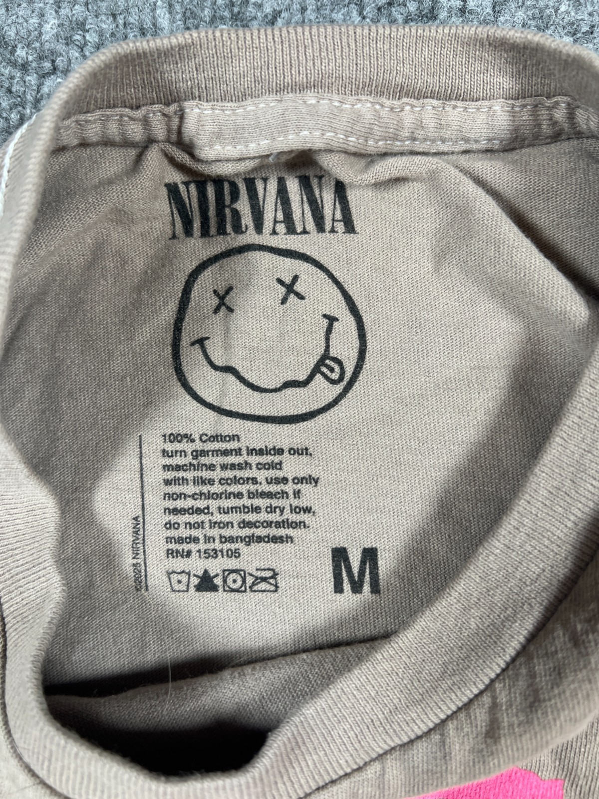 Nirvana Band T Shirt Mens Medium Beige Cotton Happy Face Graphic Everyday Wear