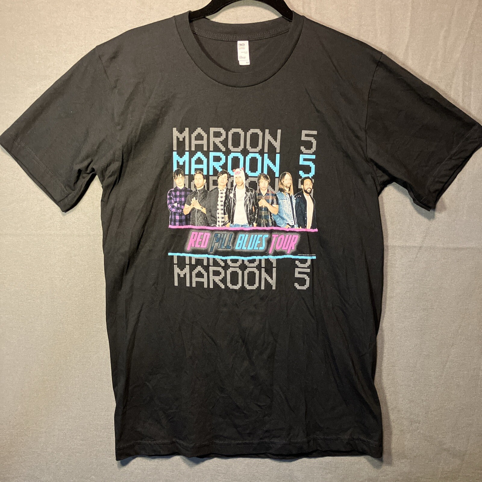 Maroon 5 Shirt Medium Red Pill Blues Tour Black Concert Tee Adam Levine