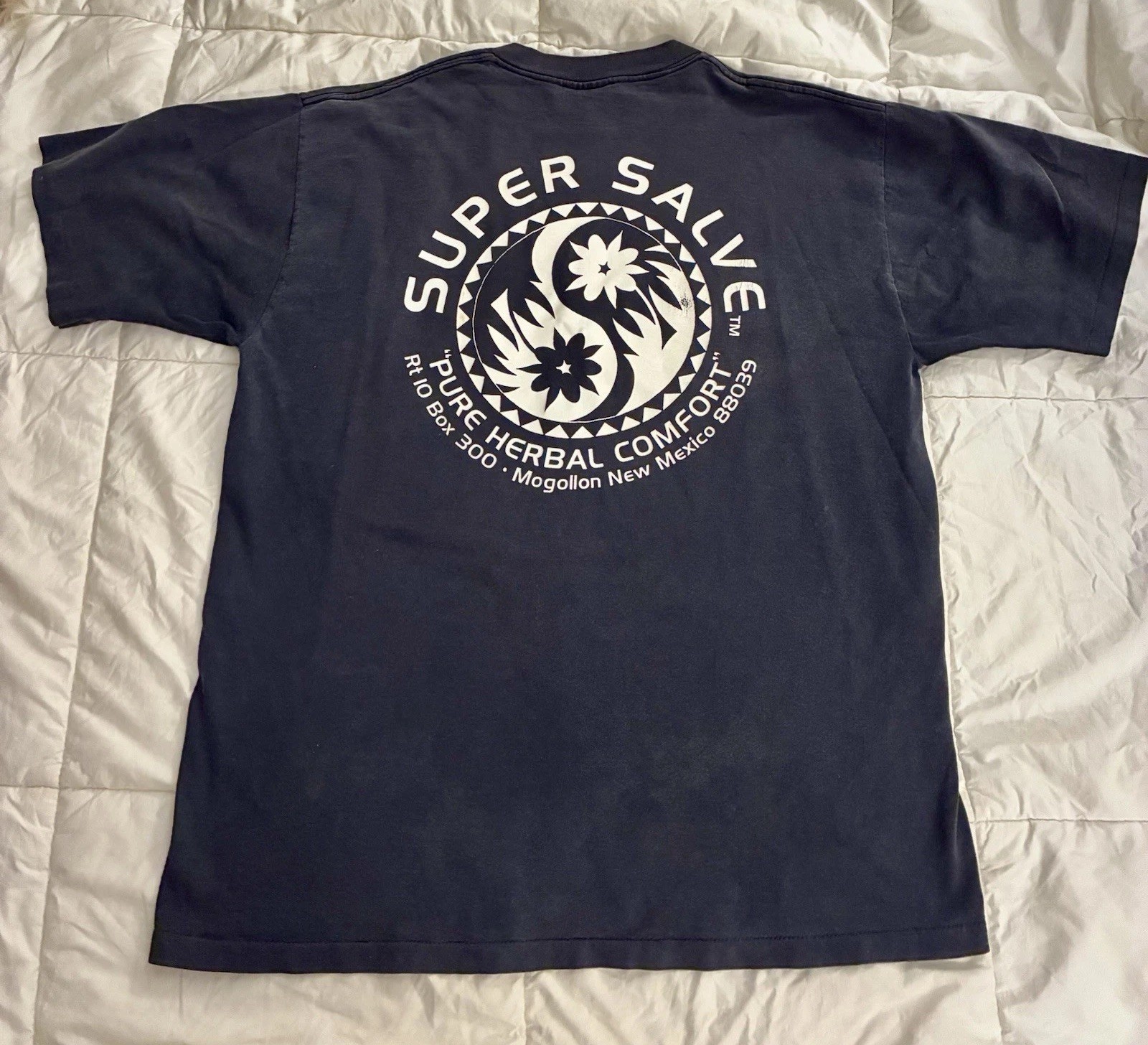 Vintage 1990s Super Salve T-Shirt Mens XL Single-Stitch Natural Floral Ying Yang