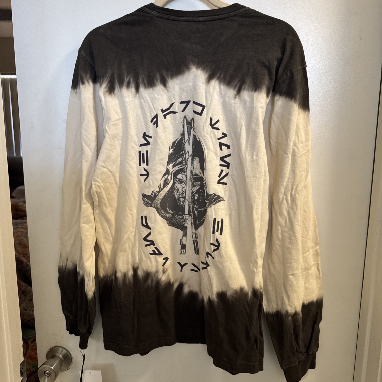 Star Wars Long Sleeve Tie-Dye Graphic tee Galaxy’s Edge Disney Darth Vader M