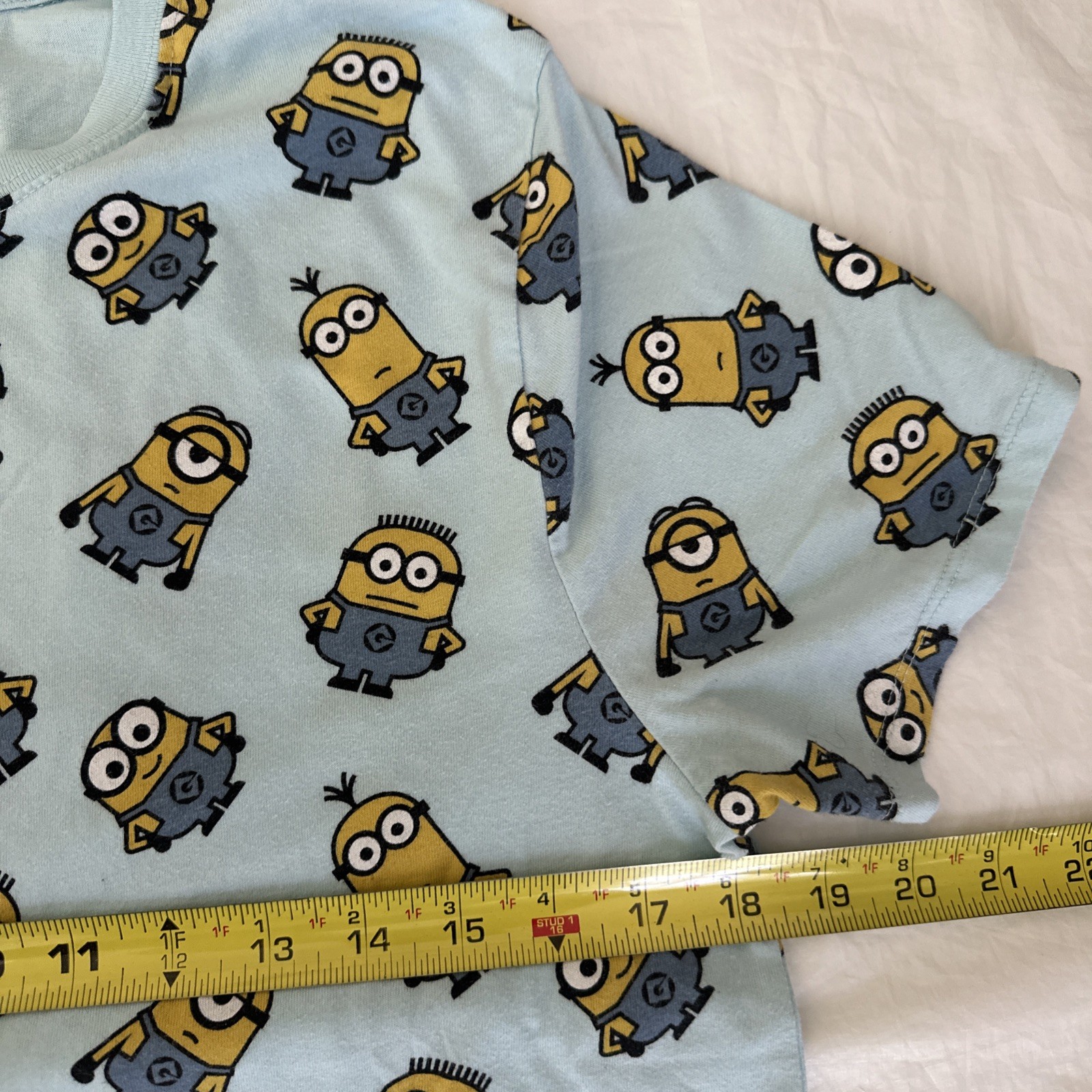 Illumination Presents MINIONS All Over Print T-Shirt Size Size M Despicable Me