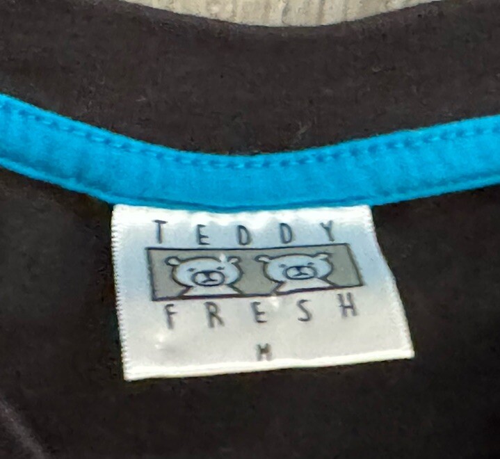 Teddy Fresh Graphic T-Shirt Stitched Button Eye Bear Men’s Medium Black